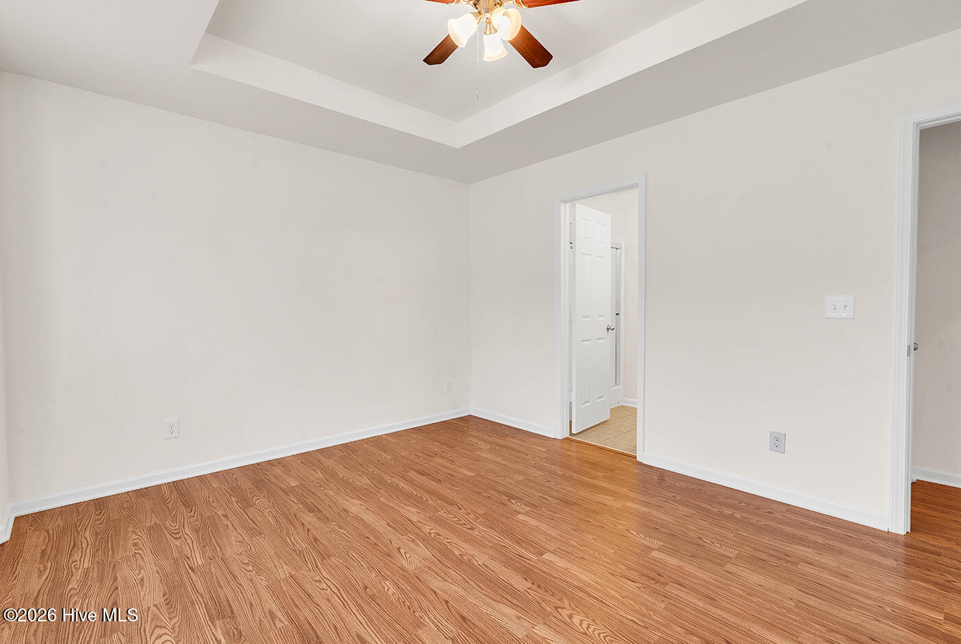 100554888 | Photo 16