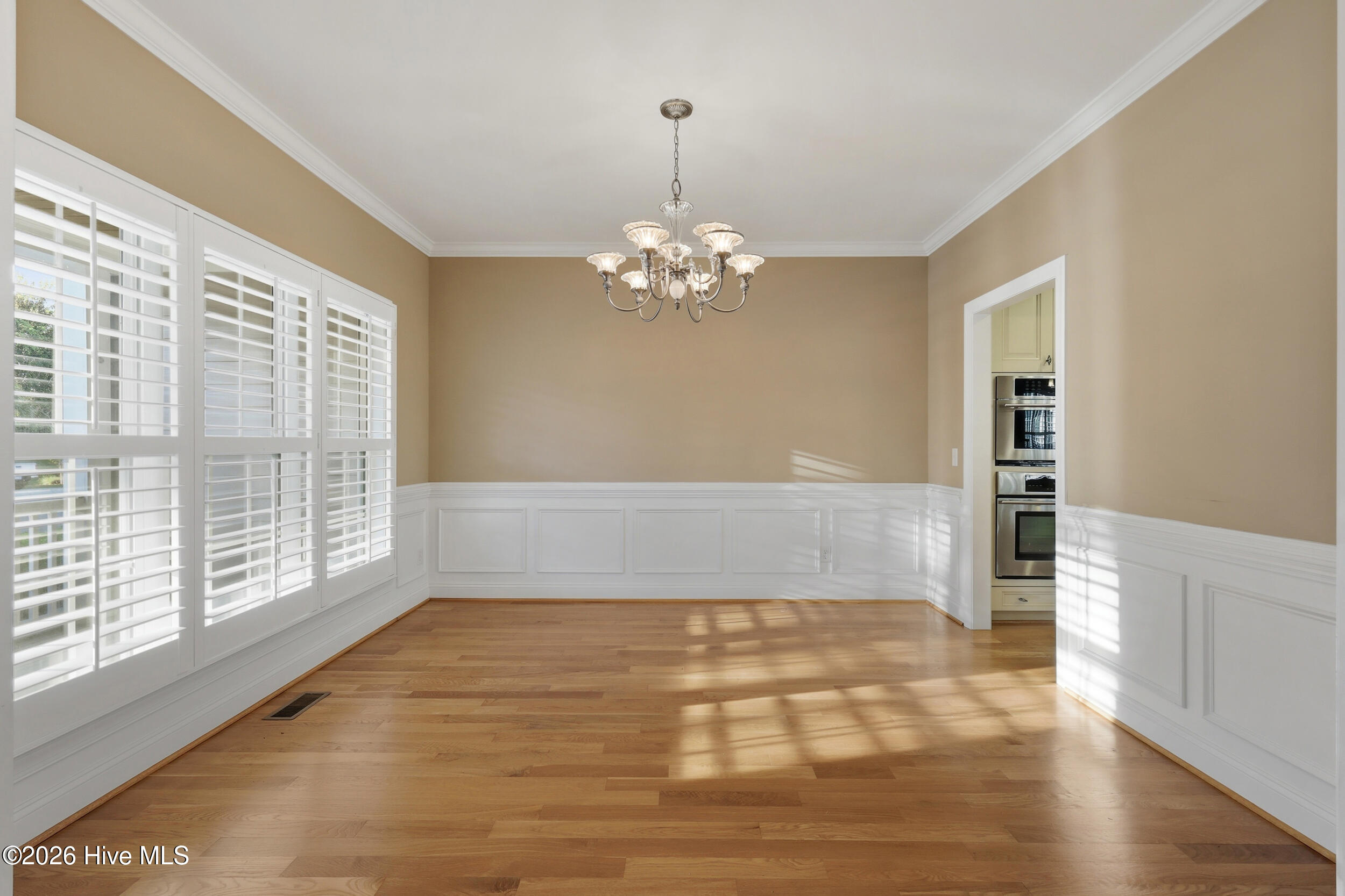 100567096 | Photo 31