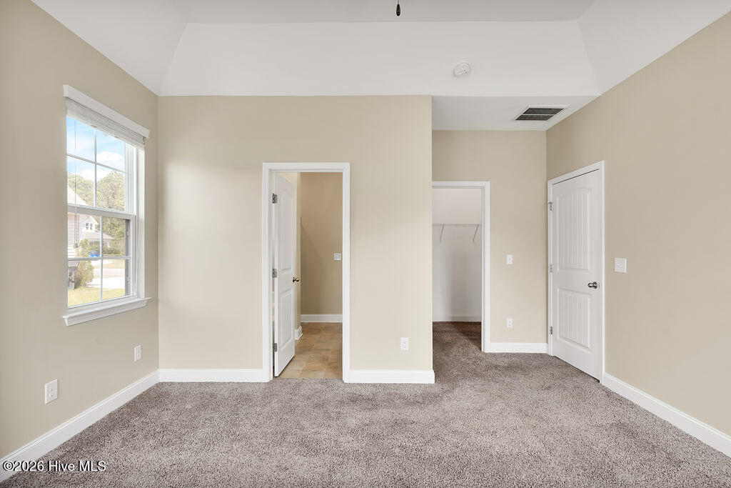 100564928 | Photo 21