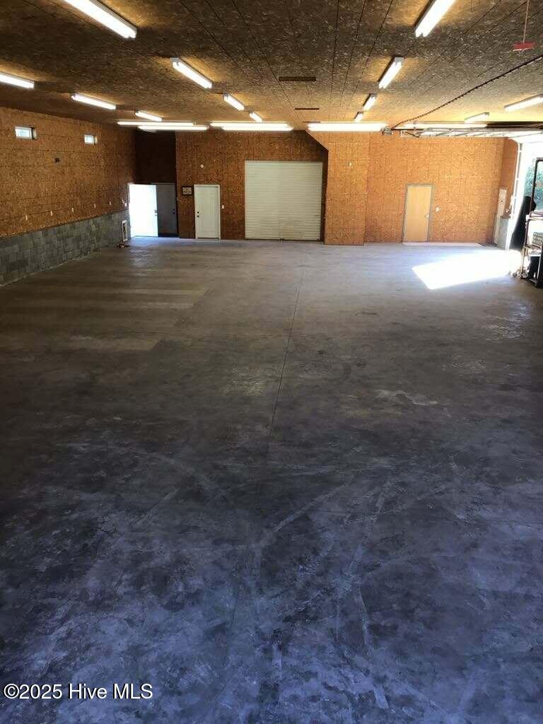 100547219 | Photo 64