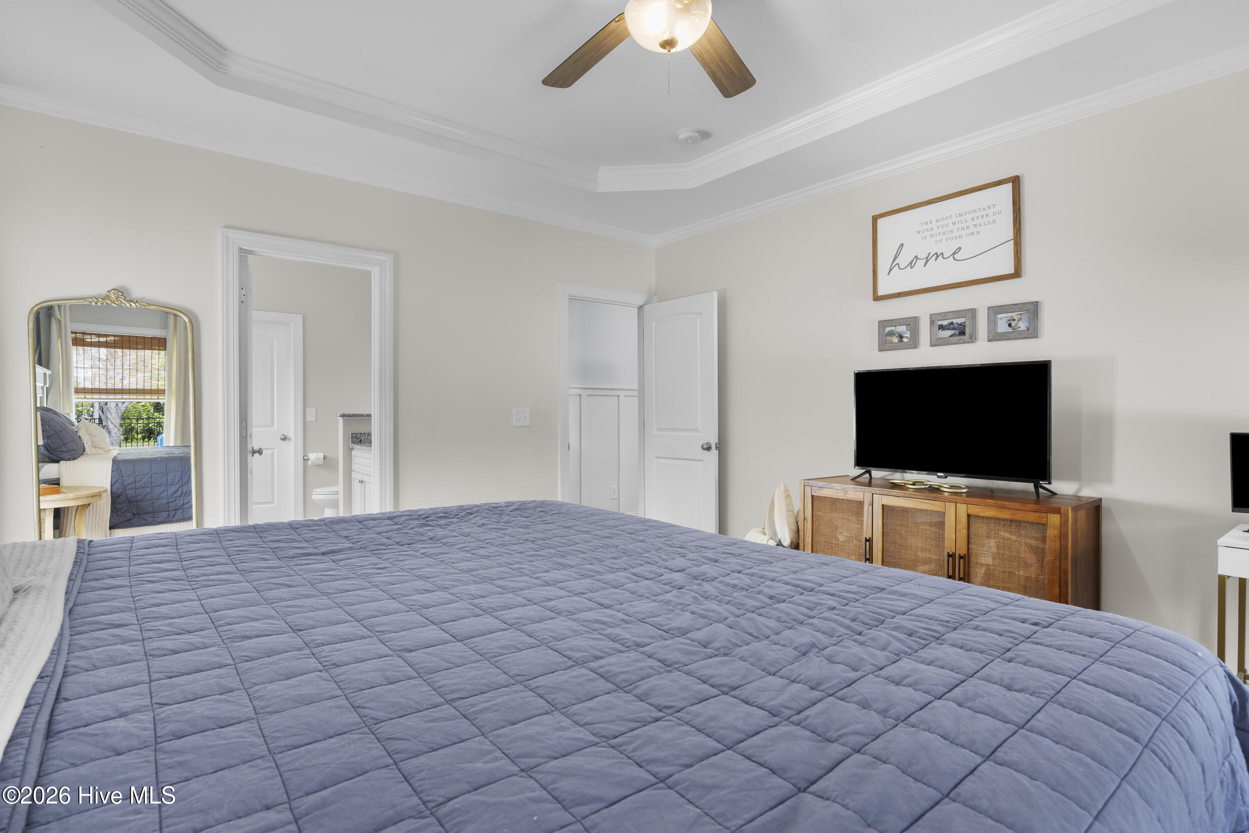 100565893 | Photo 23