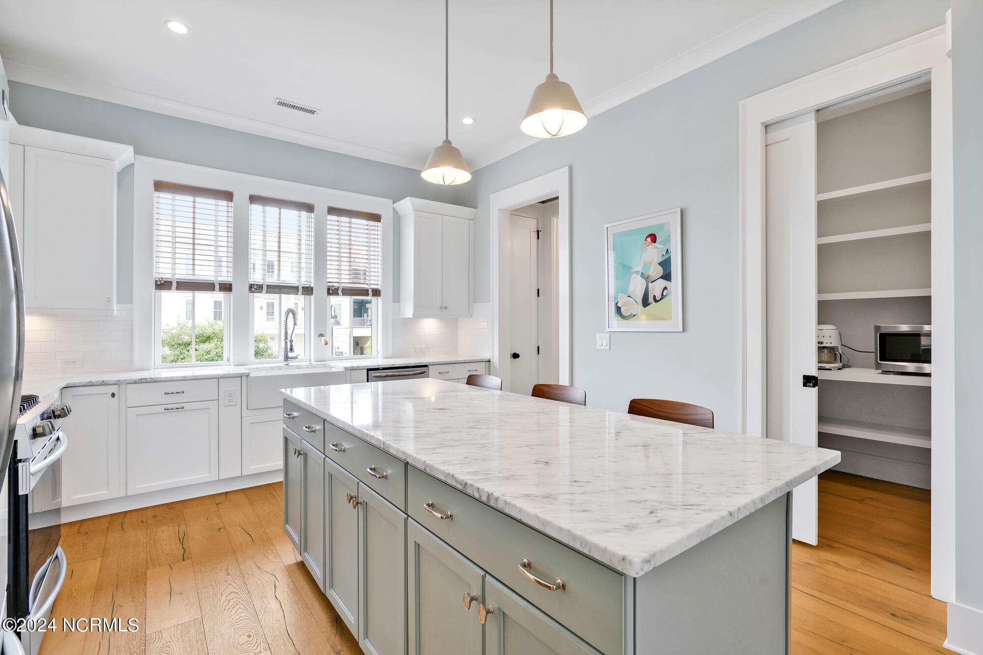 100543550 | Photo 11