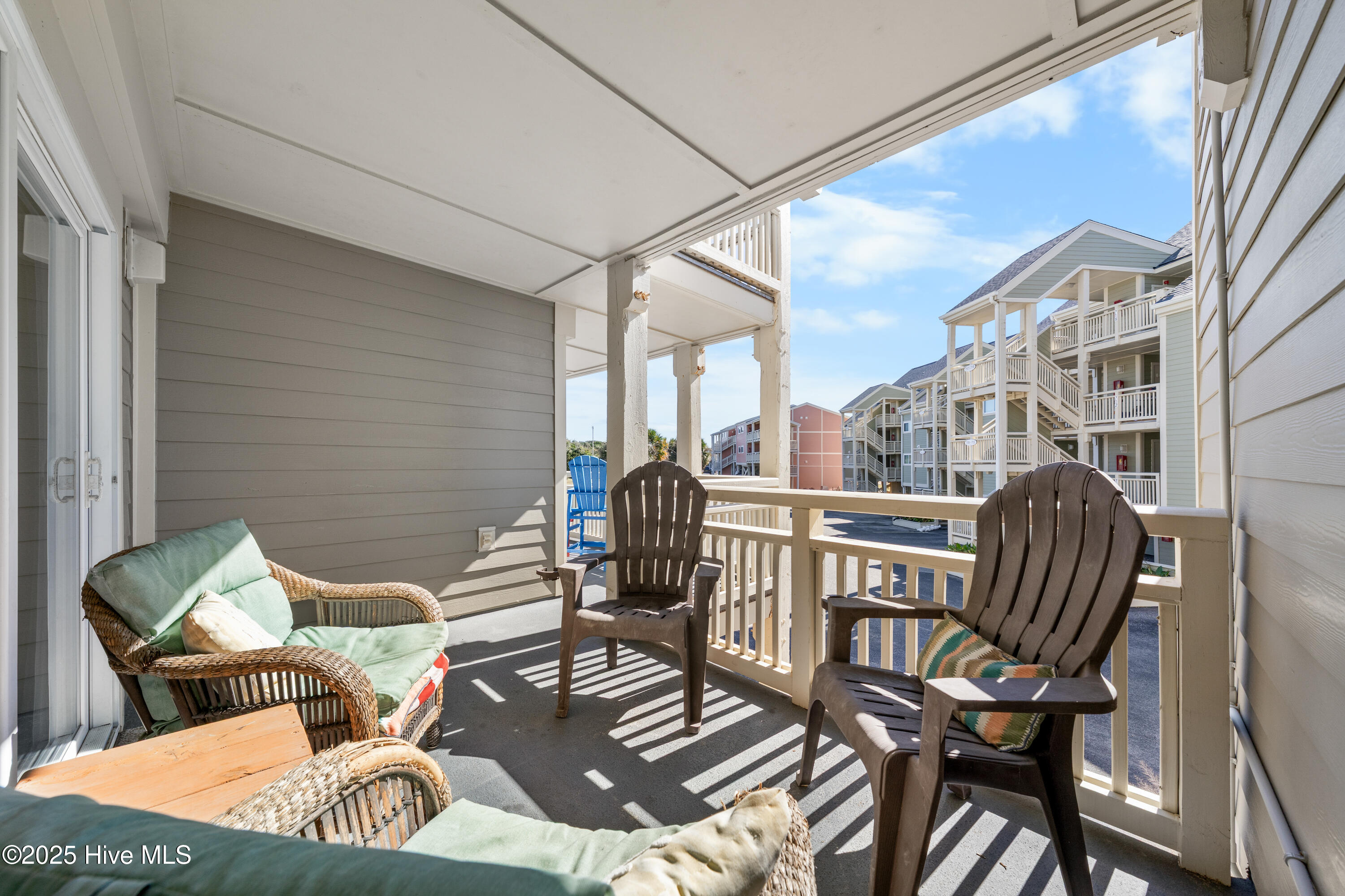 100539847 | Photo 38