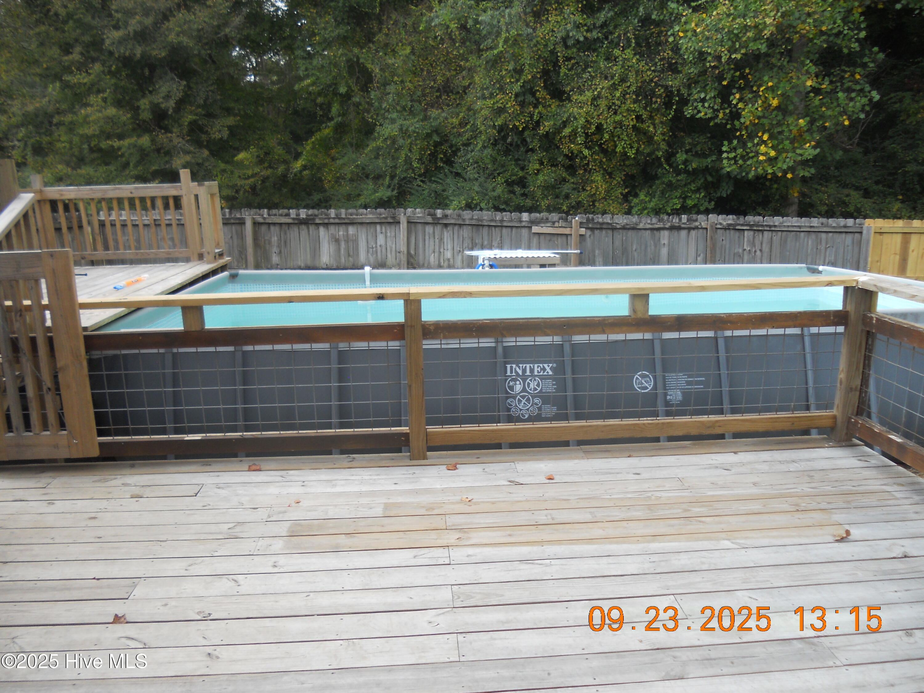 100532351 | Photo 43