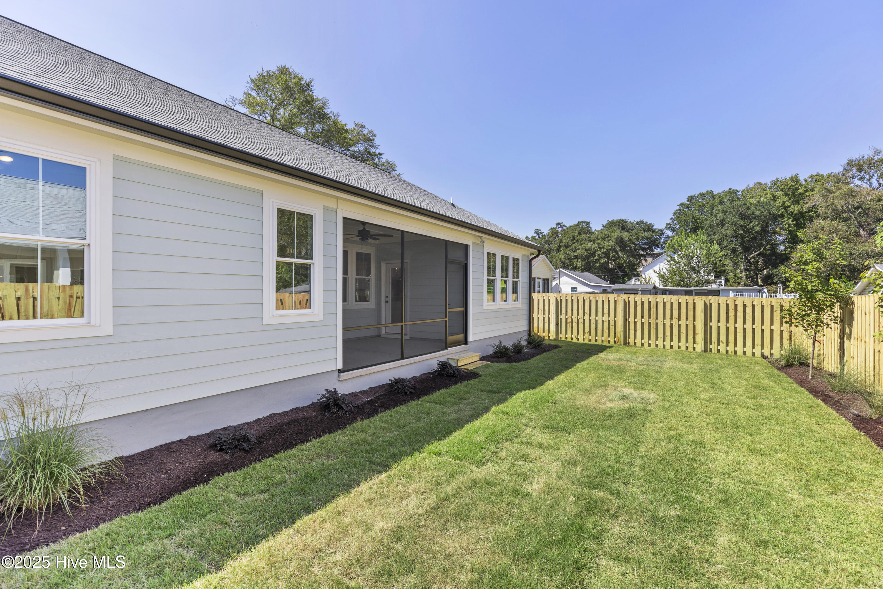 100539759 | Photo 41