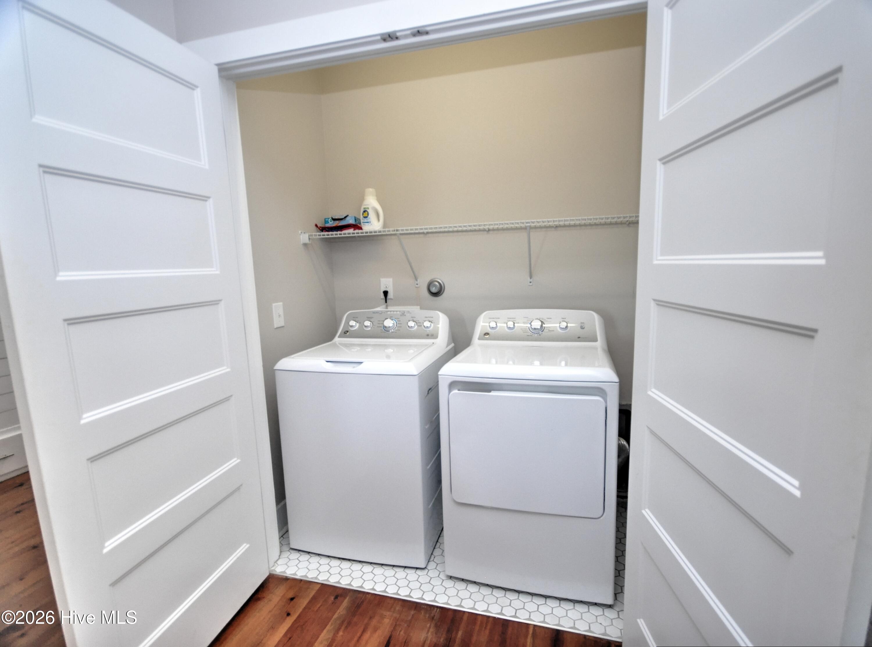 100561409 | Photo 59