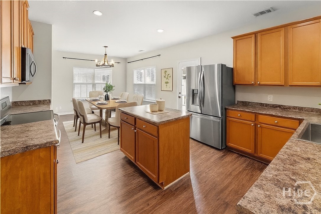 Kitchen/ Breakfast Room