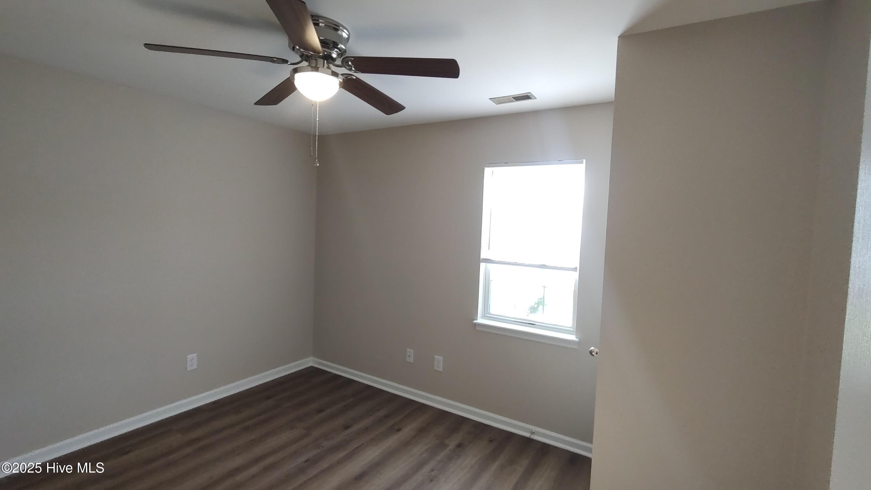 100540049 | Photo 12