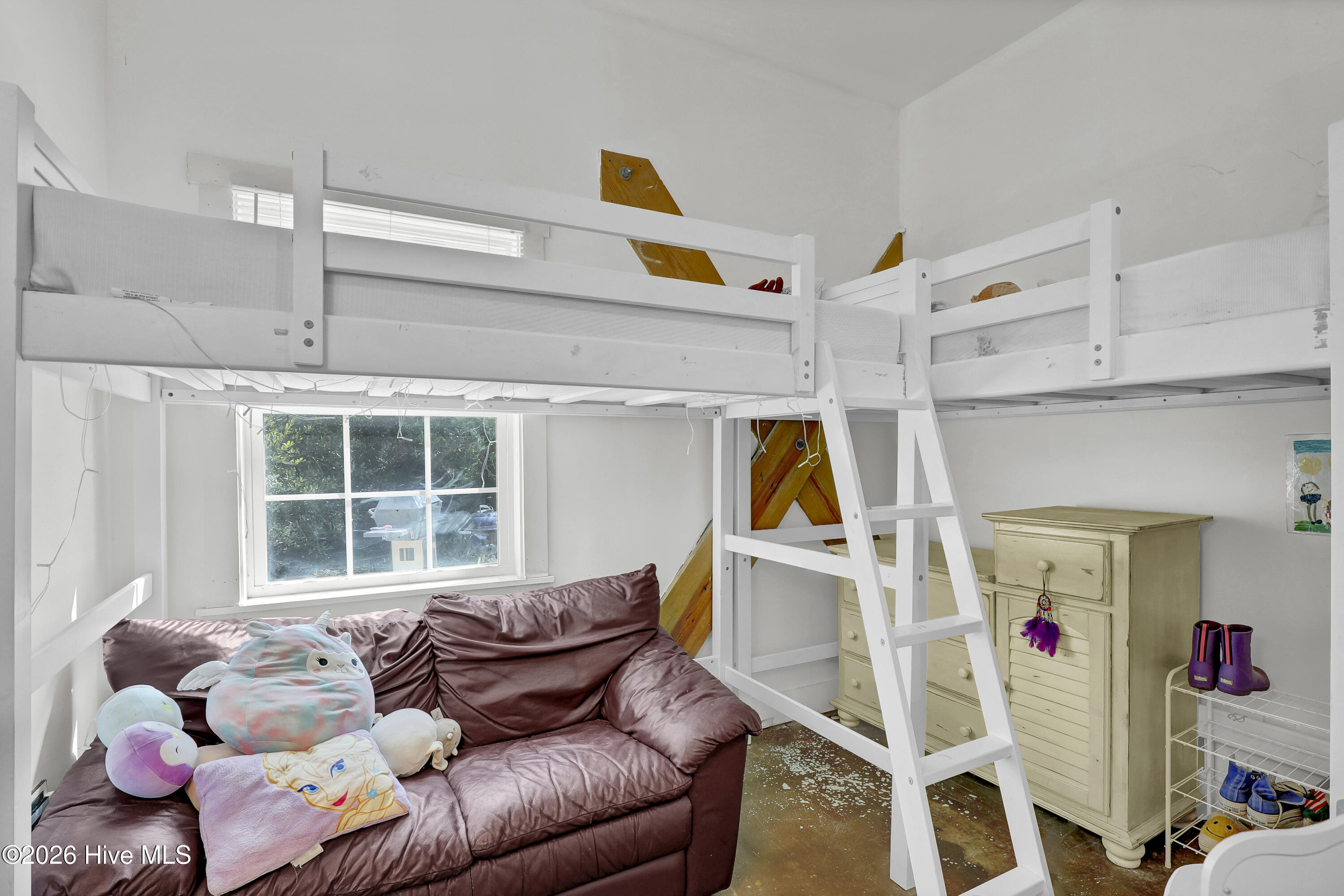 100551394 | Photo 51