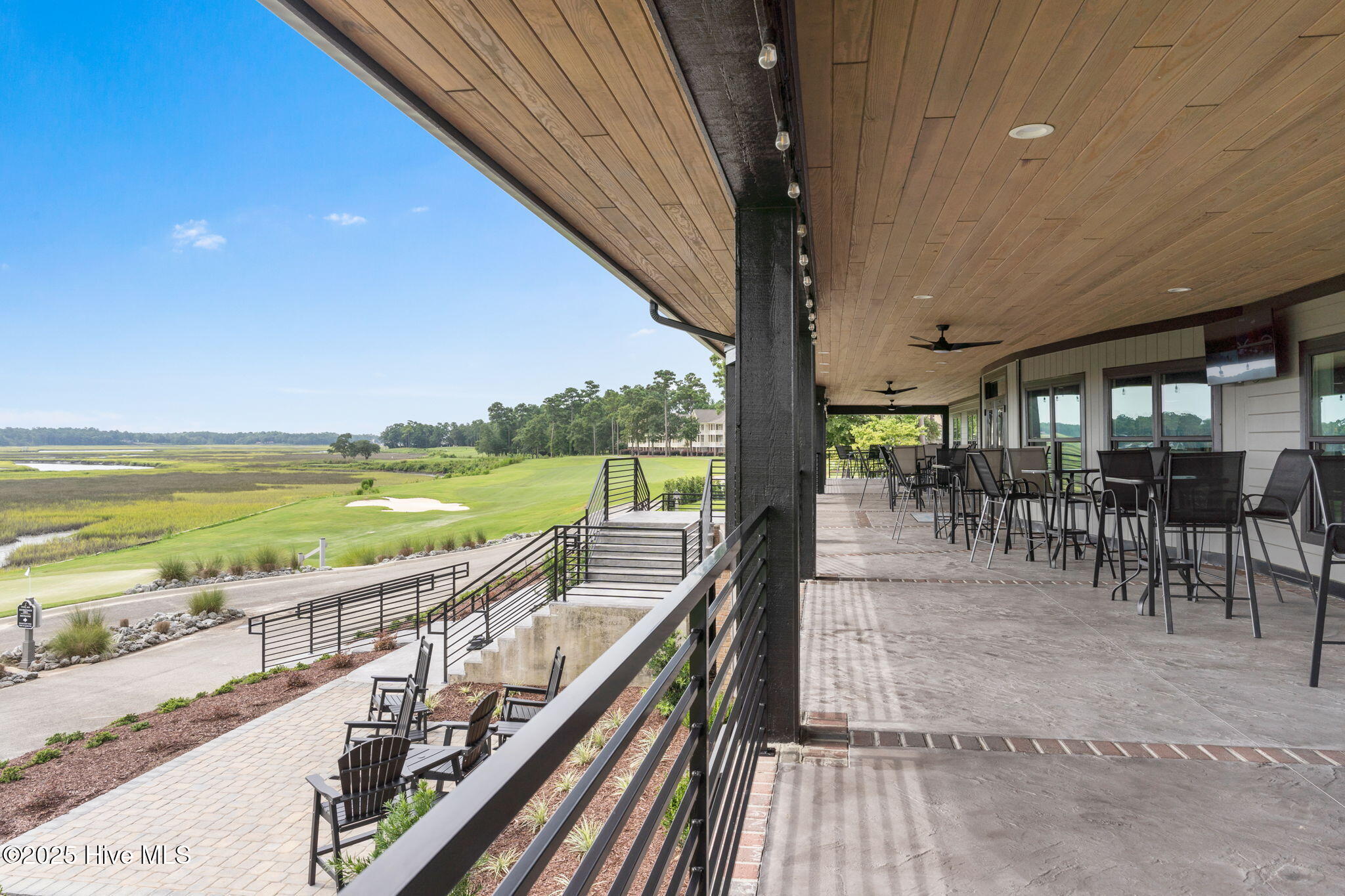 100520379 | Photo 23