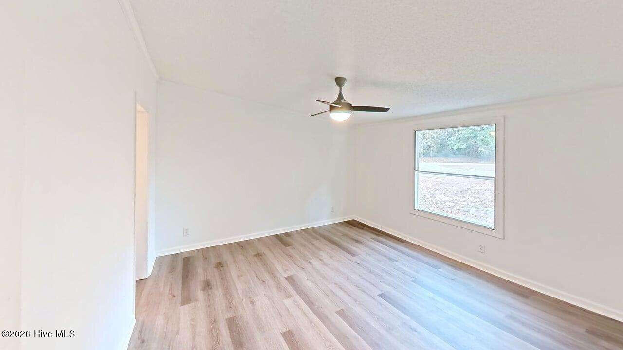 100554410 | Photo 19