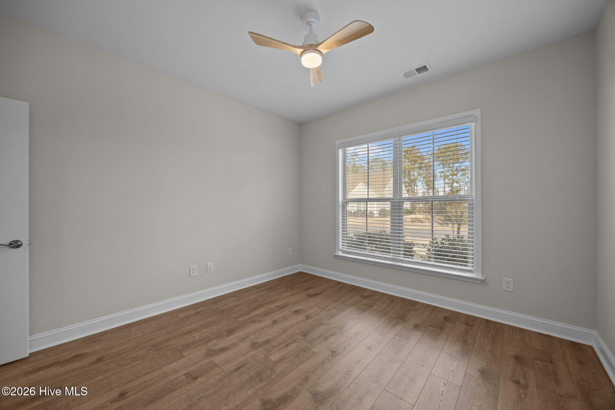 100551167 | Photo 27