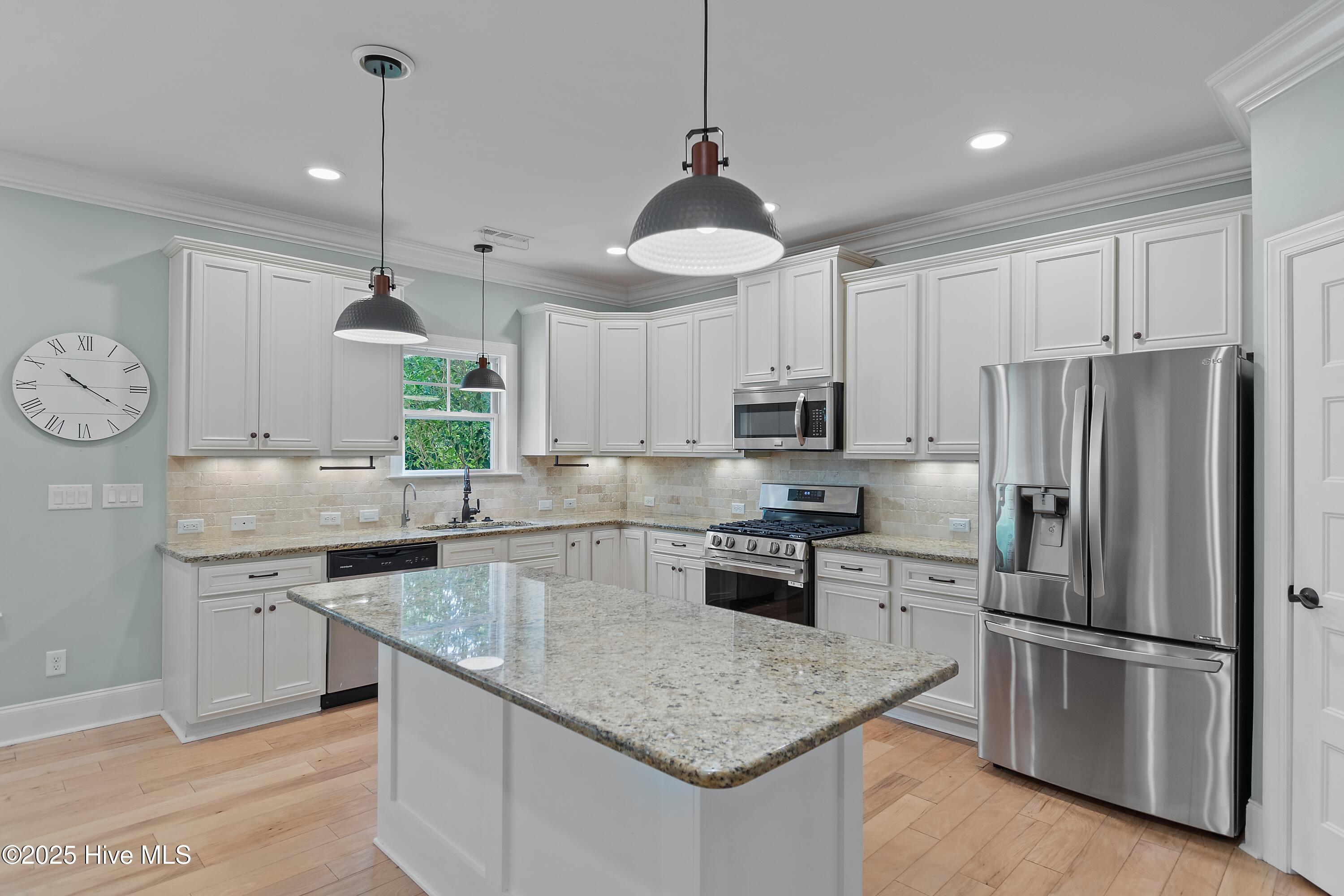 100534757 | Photo 13