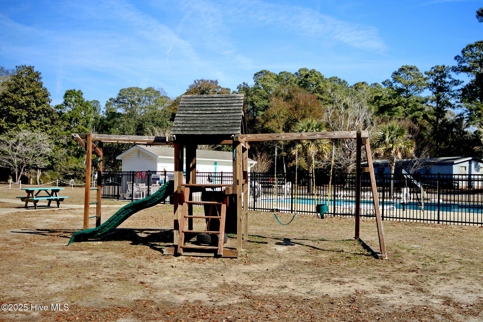 100566005 | Photo 25