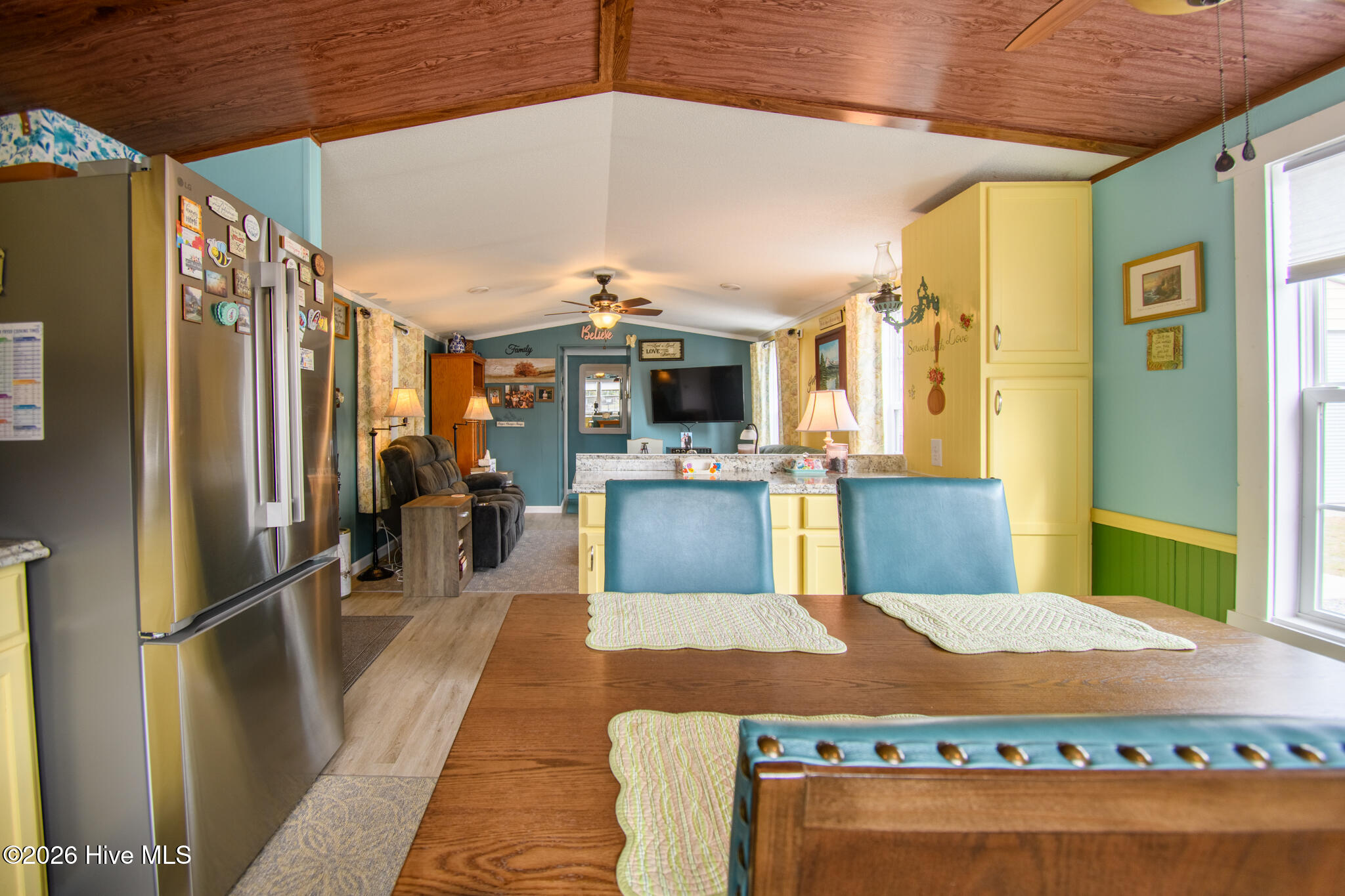 100558747 | Photo 34