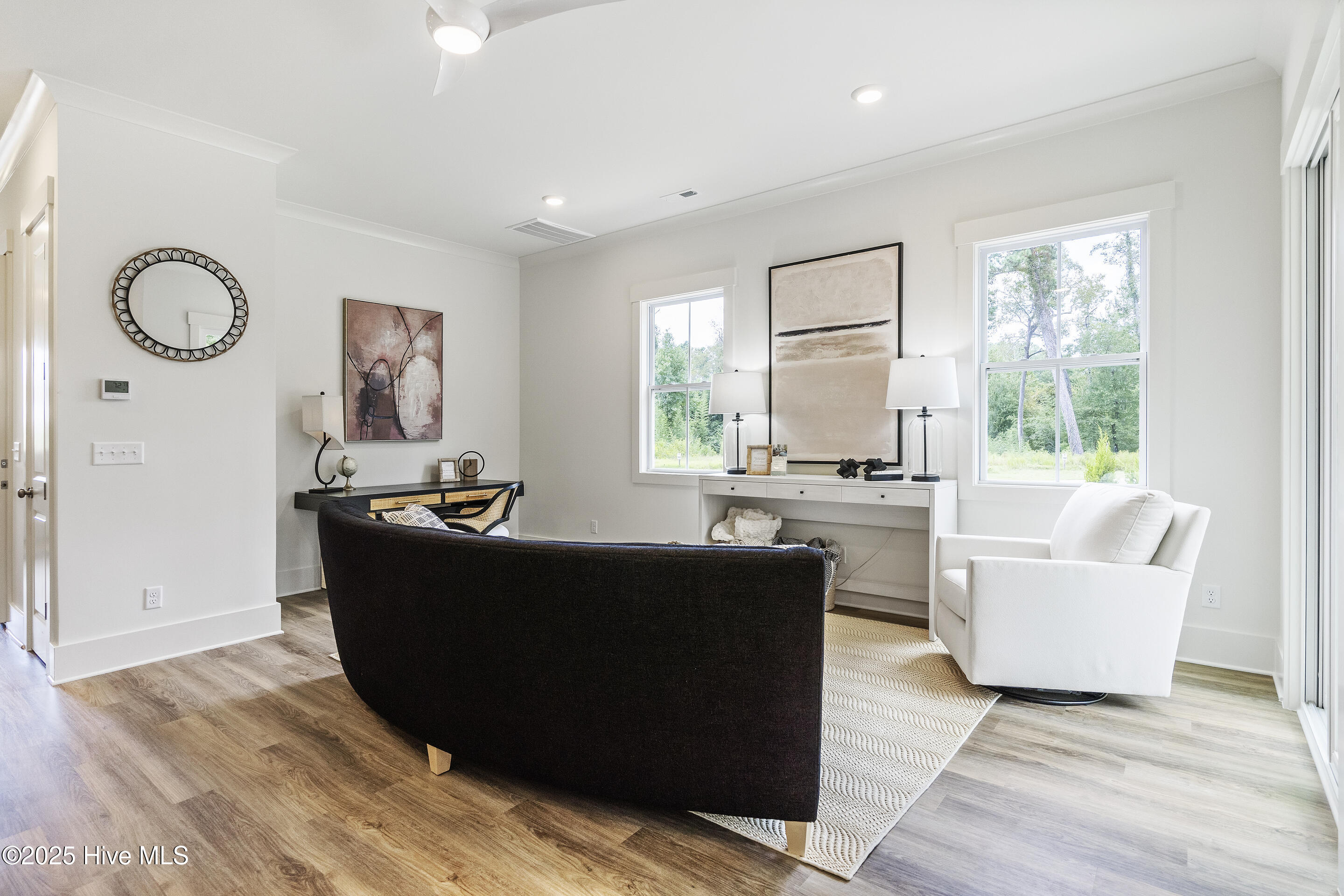 100519186 | Photo 10