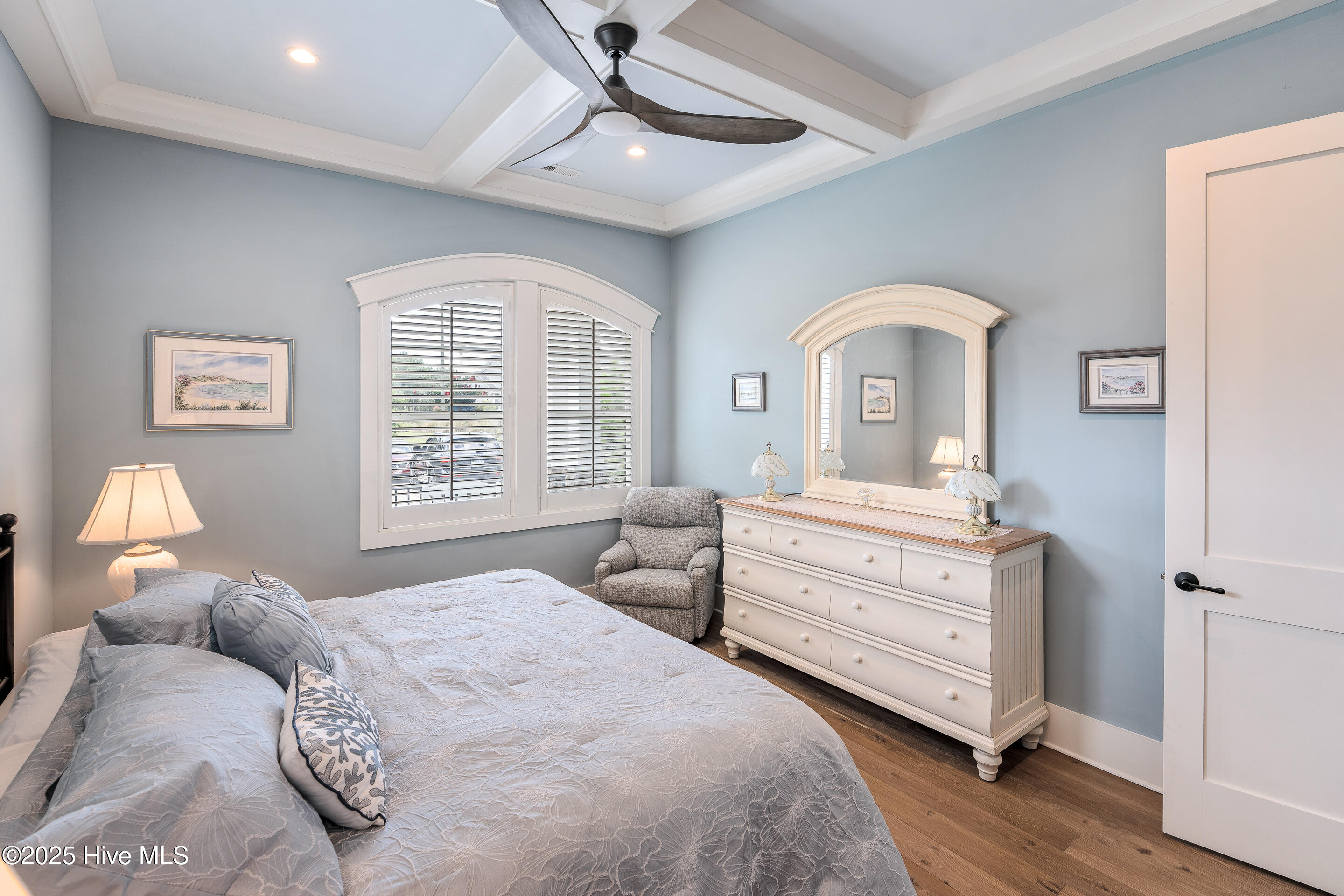 100554295 | Photo 30