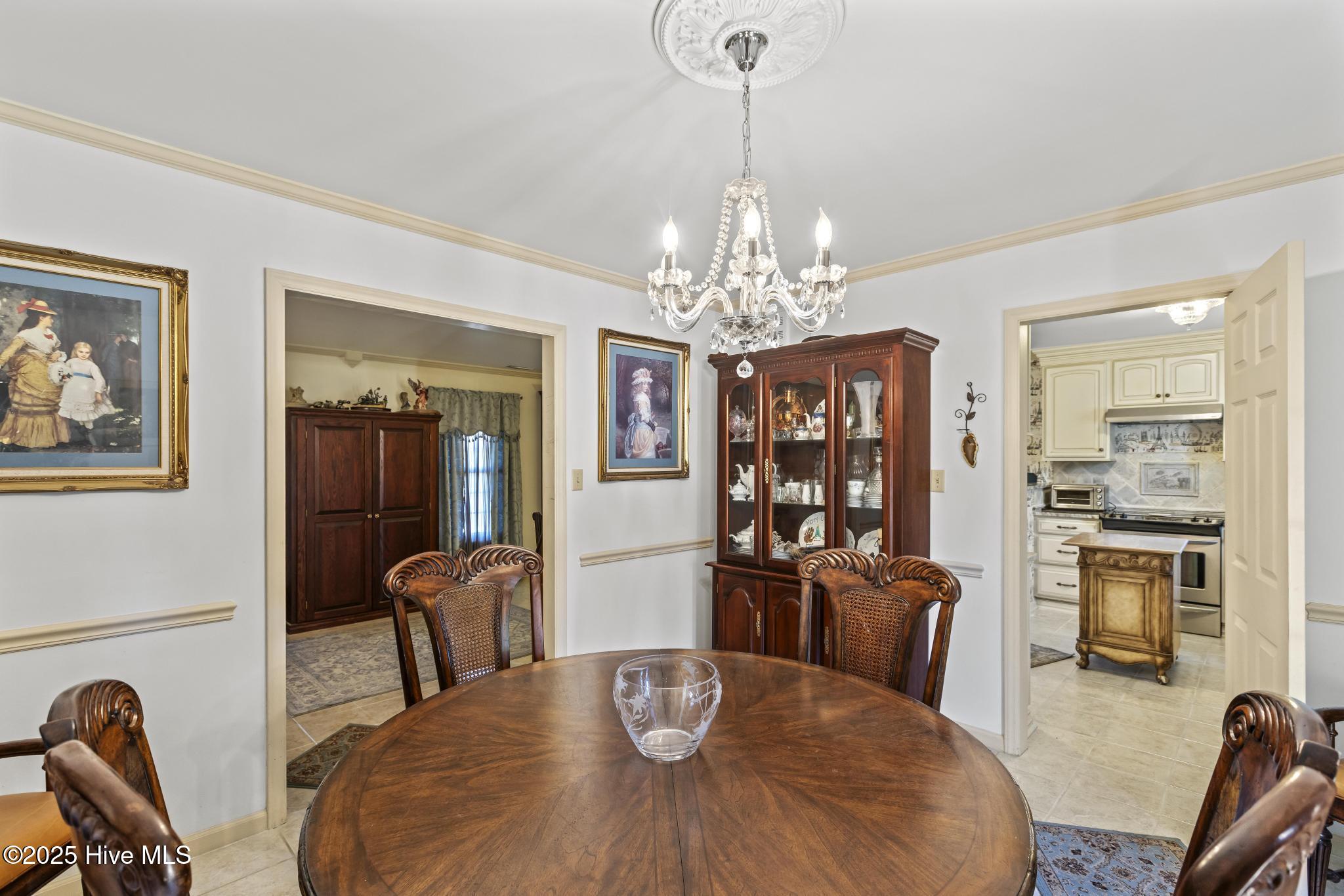 100537186 | Photo 15