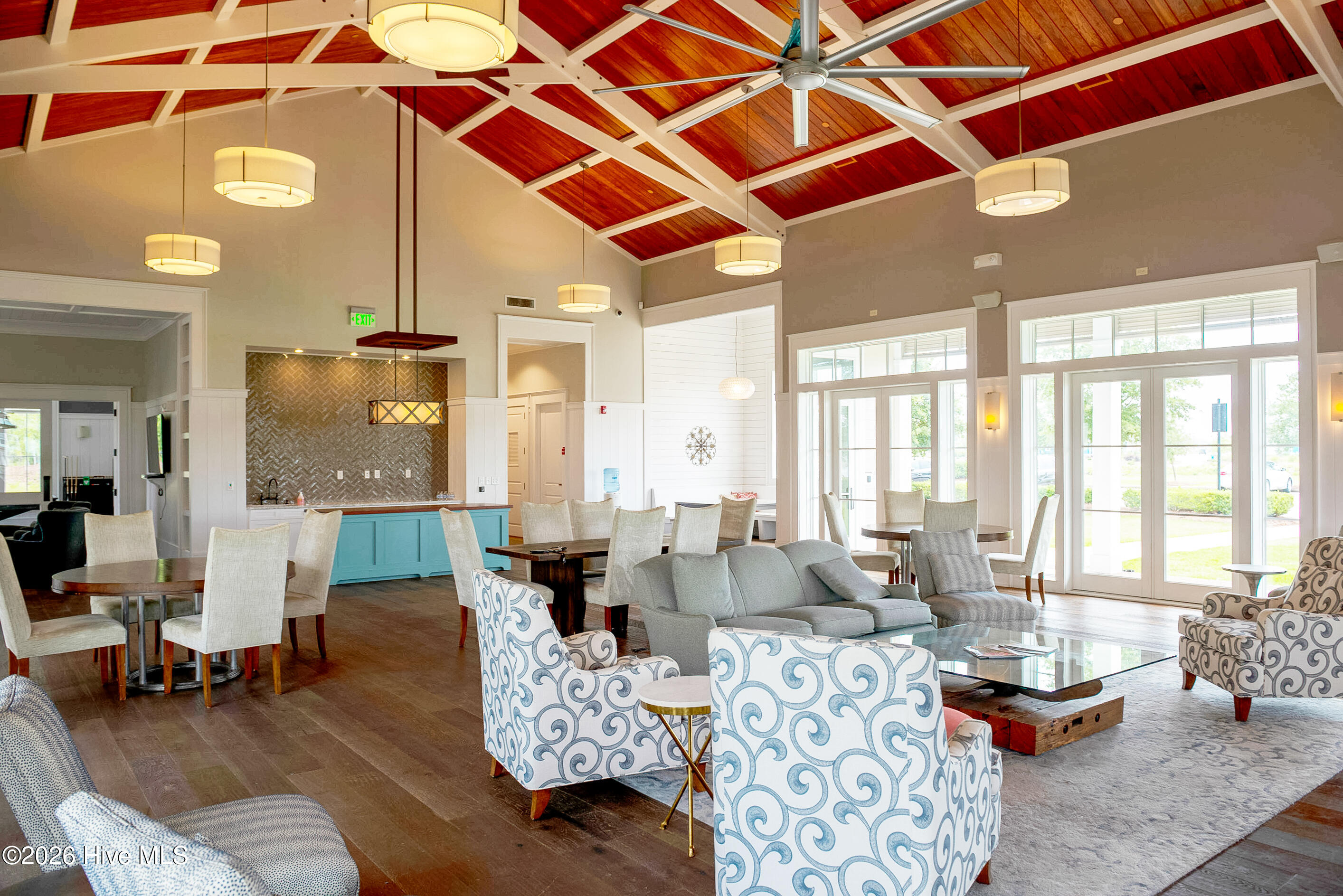 100553432 | Photo 87