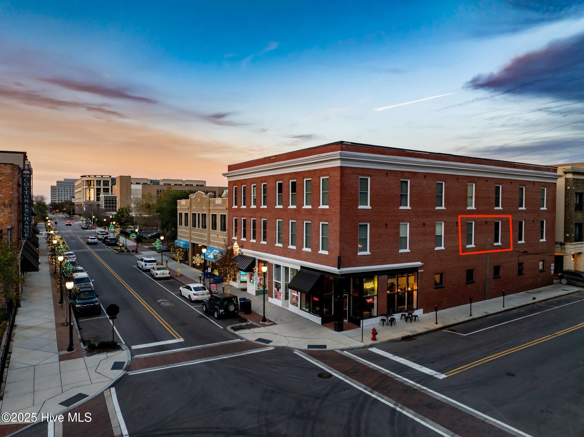 100535047 | Photo 34