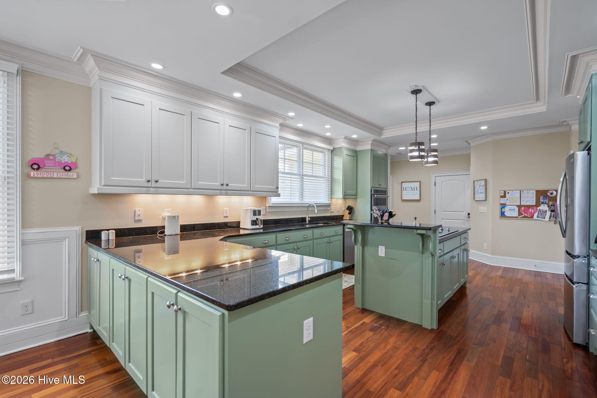 100561937 | Photo 32