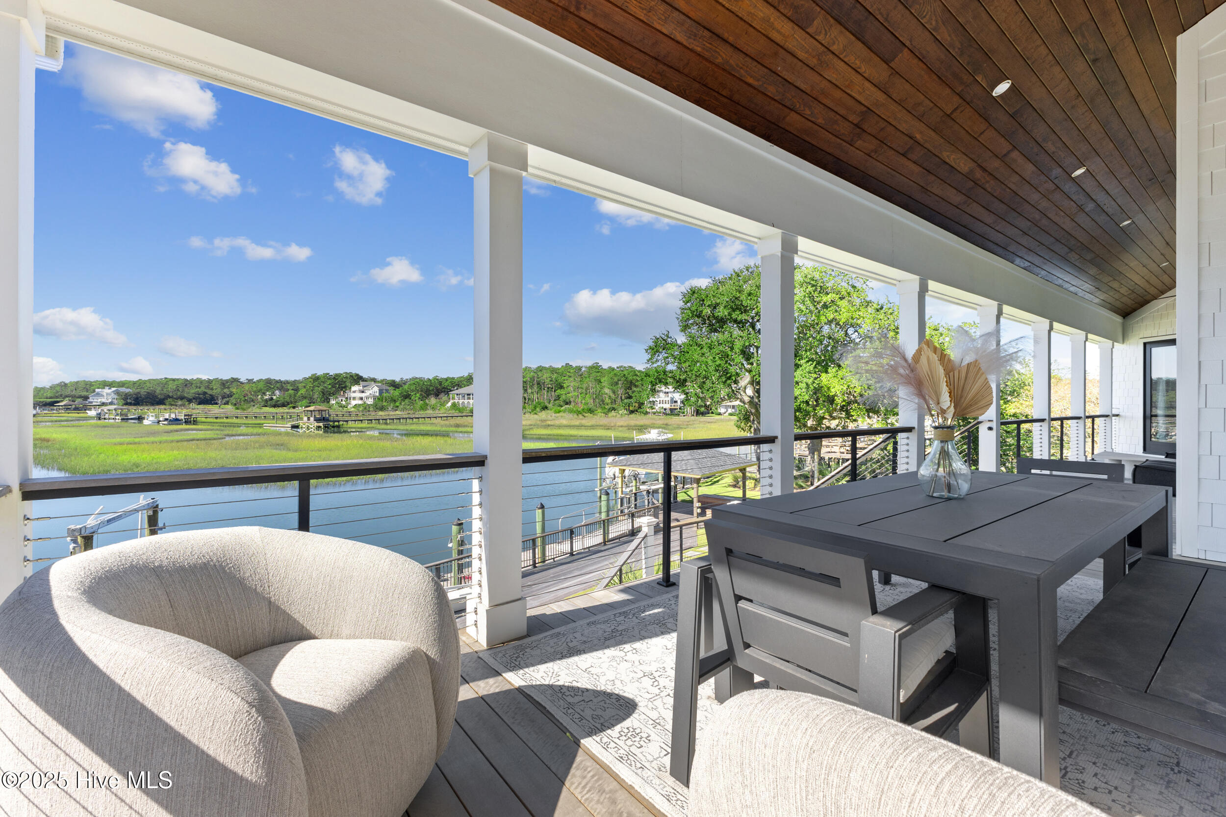 100541015 | Photo 33