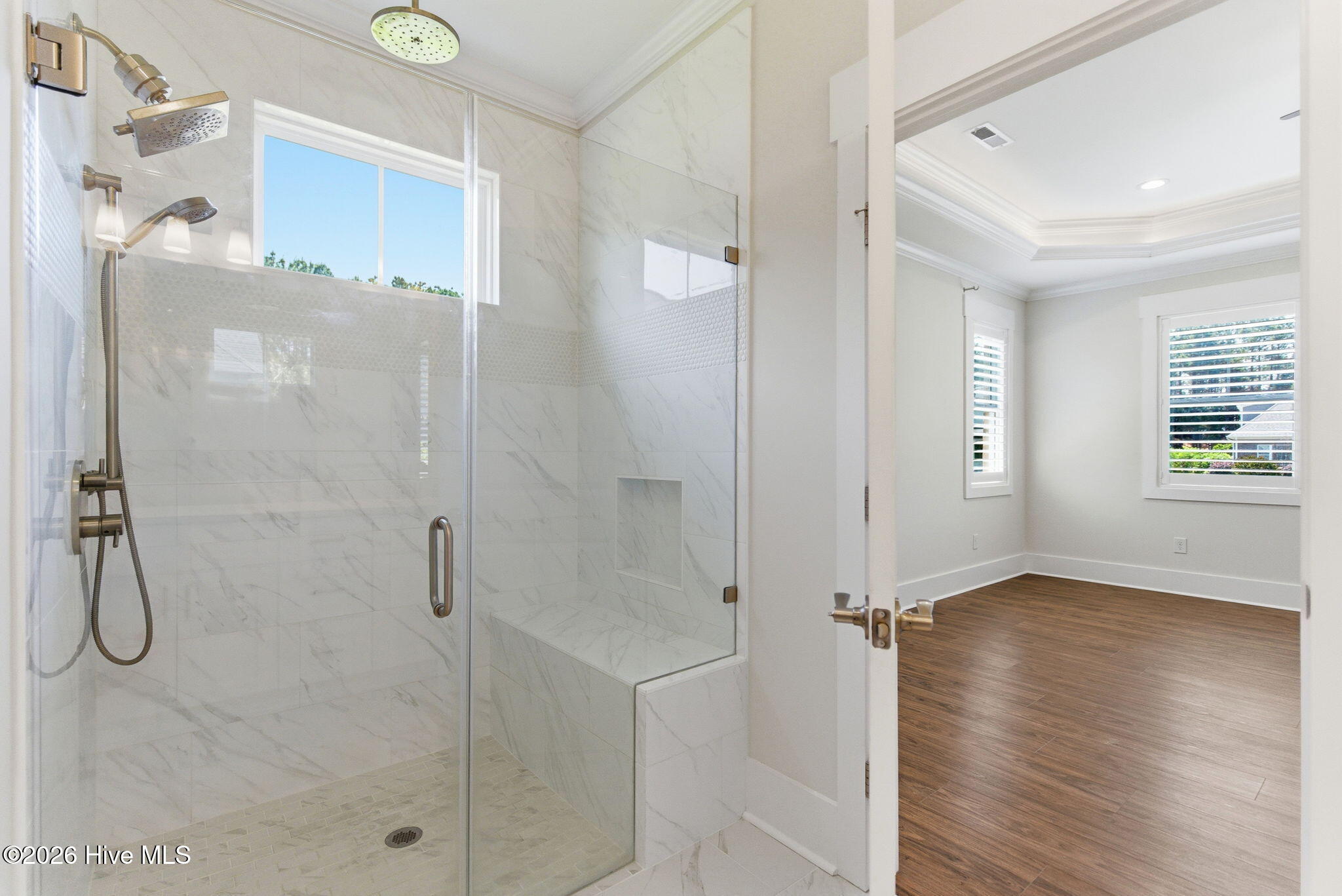 100543119 | Photo 32