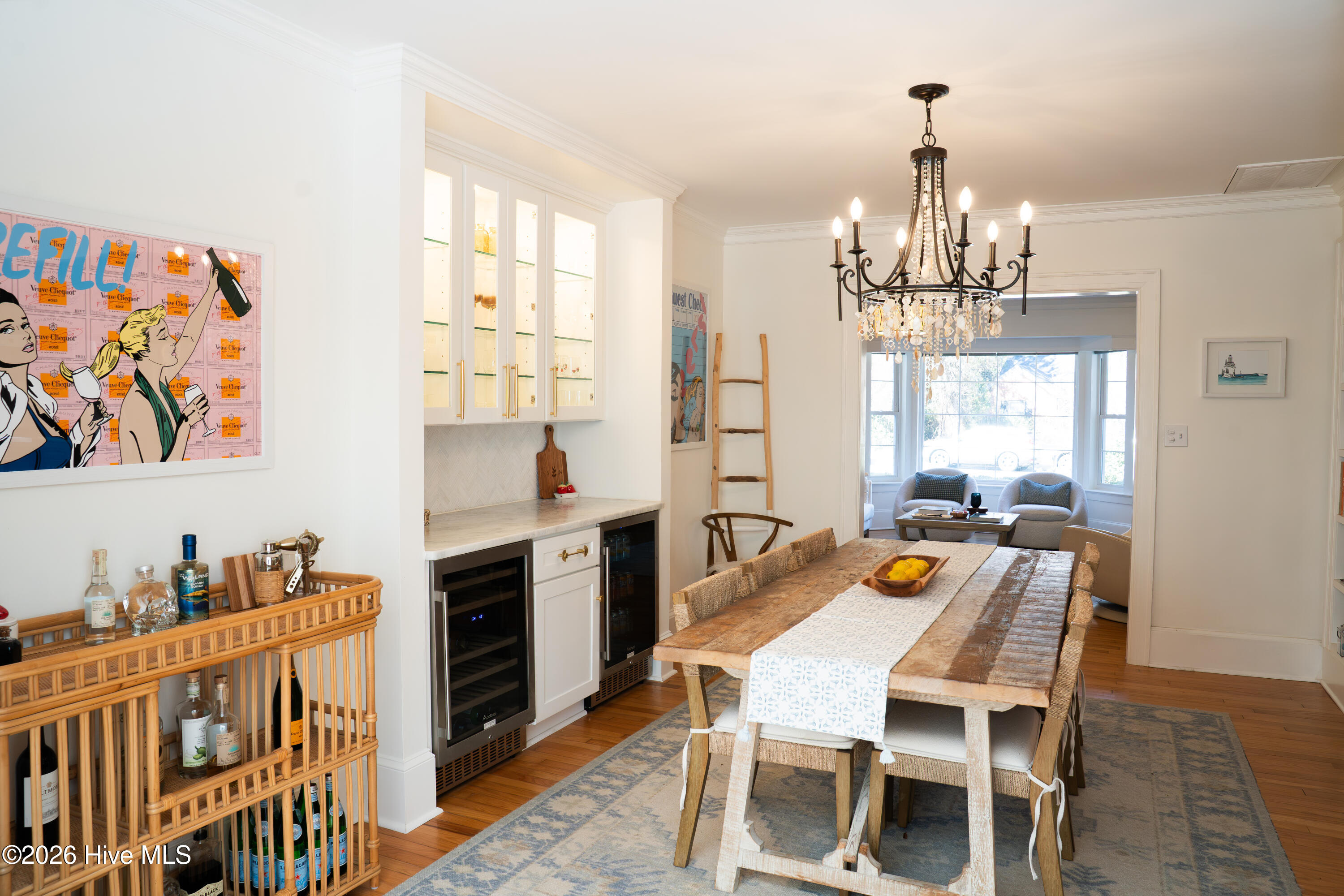 100558476 | Photo 37