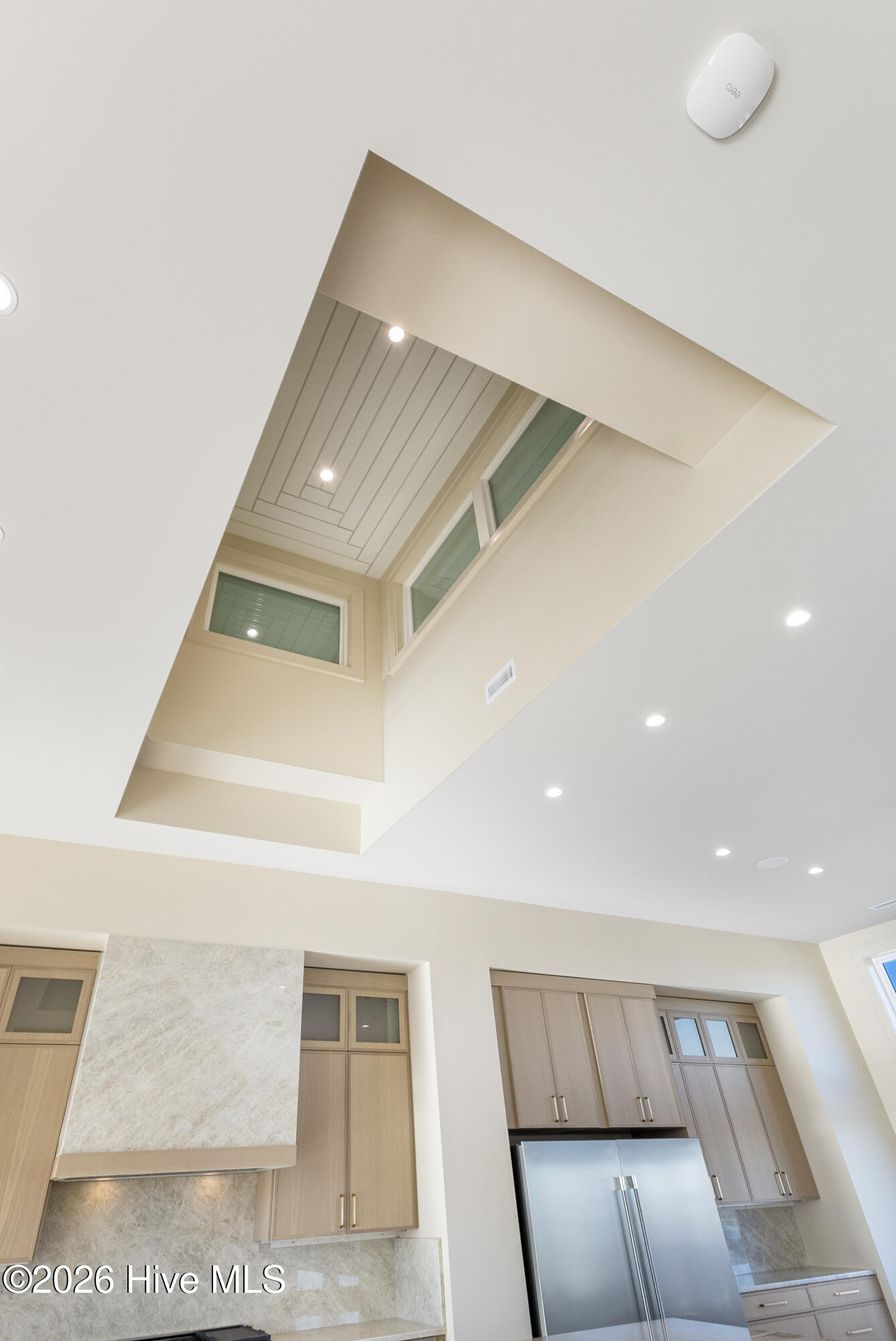 100551953 | Photo 38