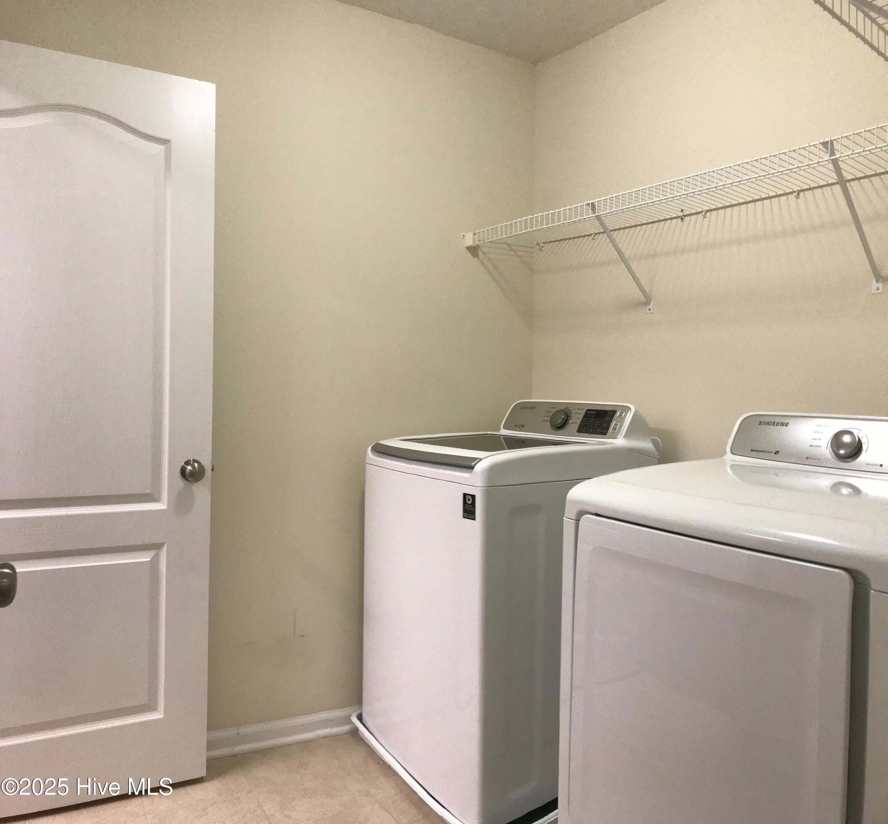 100544459 | Photo 51