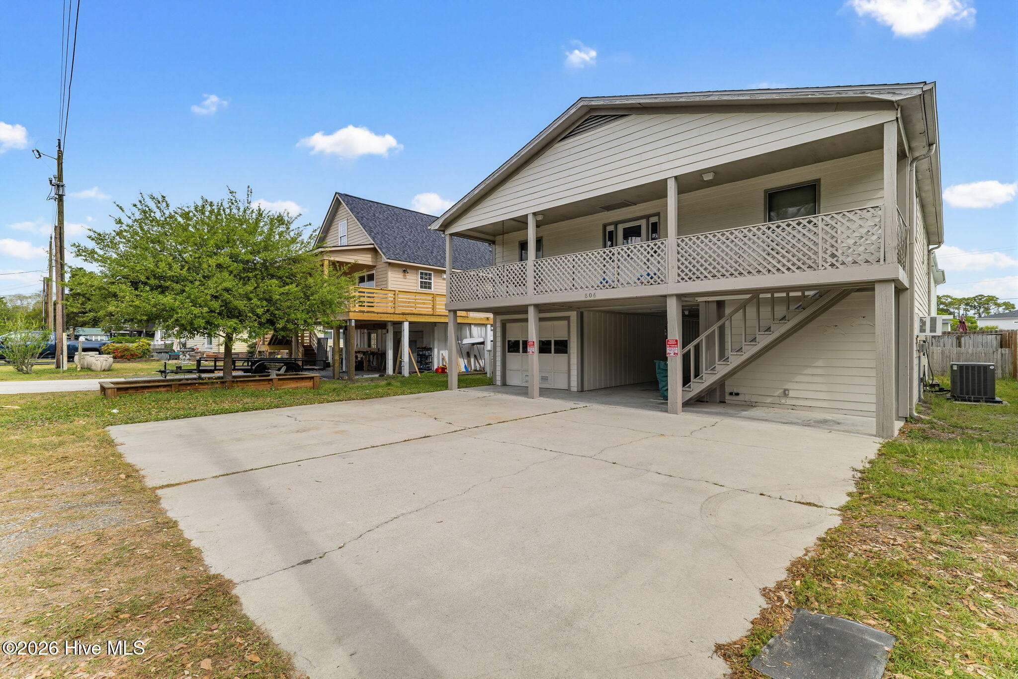 100565875 | Photo 30