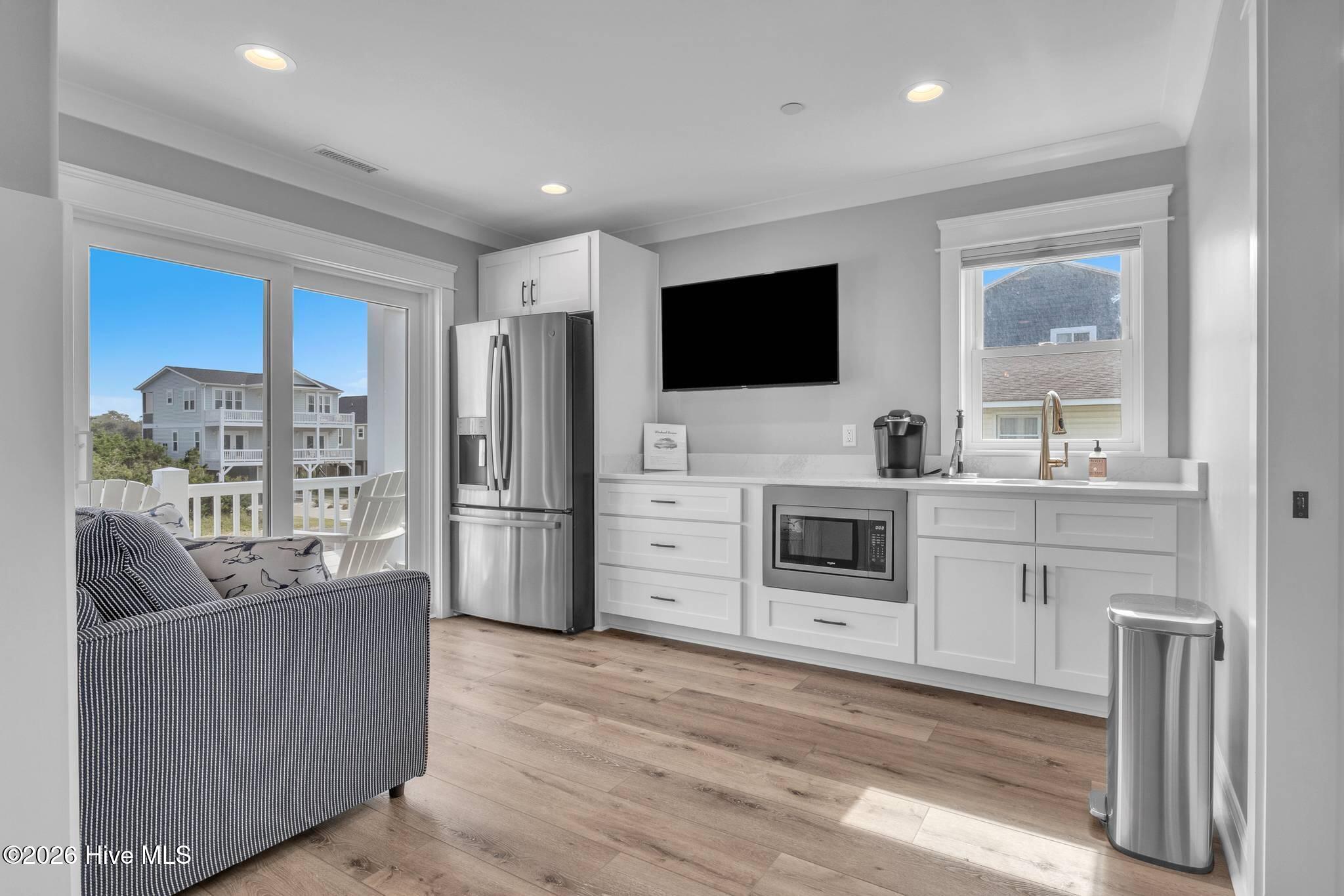 100558345 | Photo 62