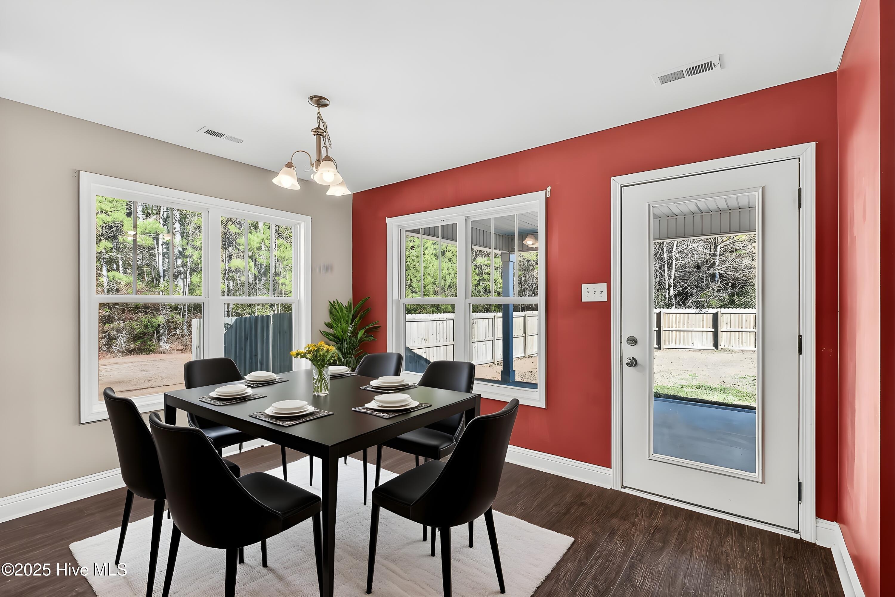 100545699 | Photo 18