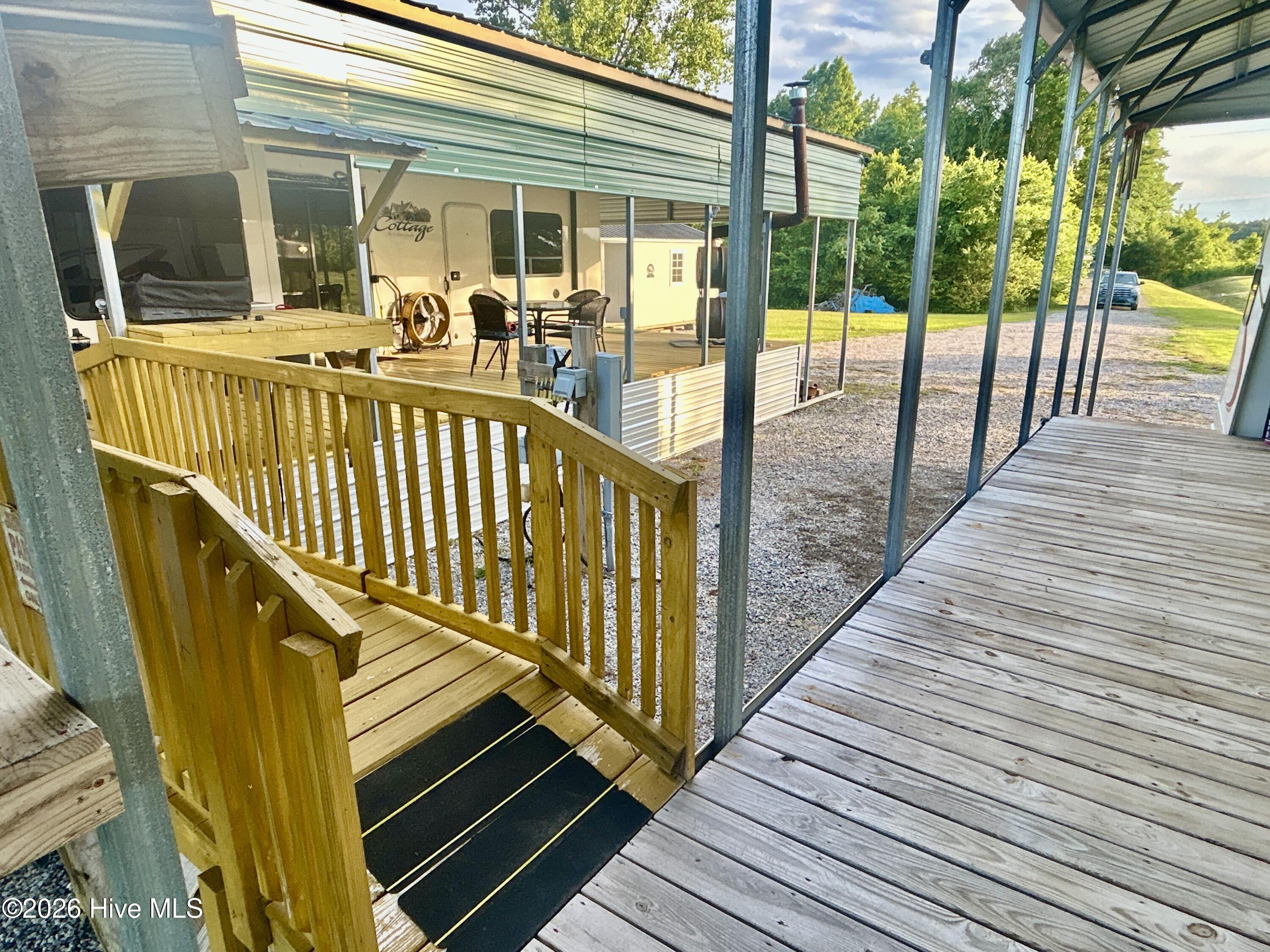 deck connecting 2 campers