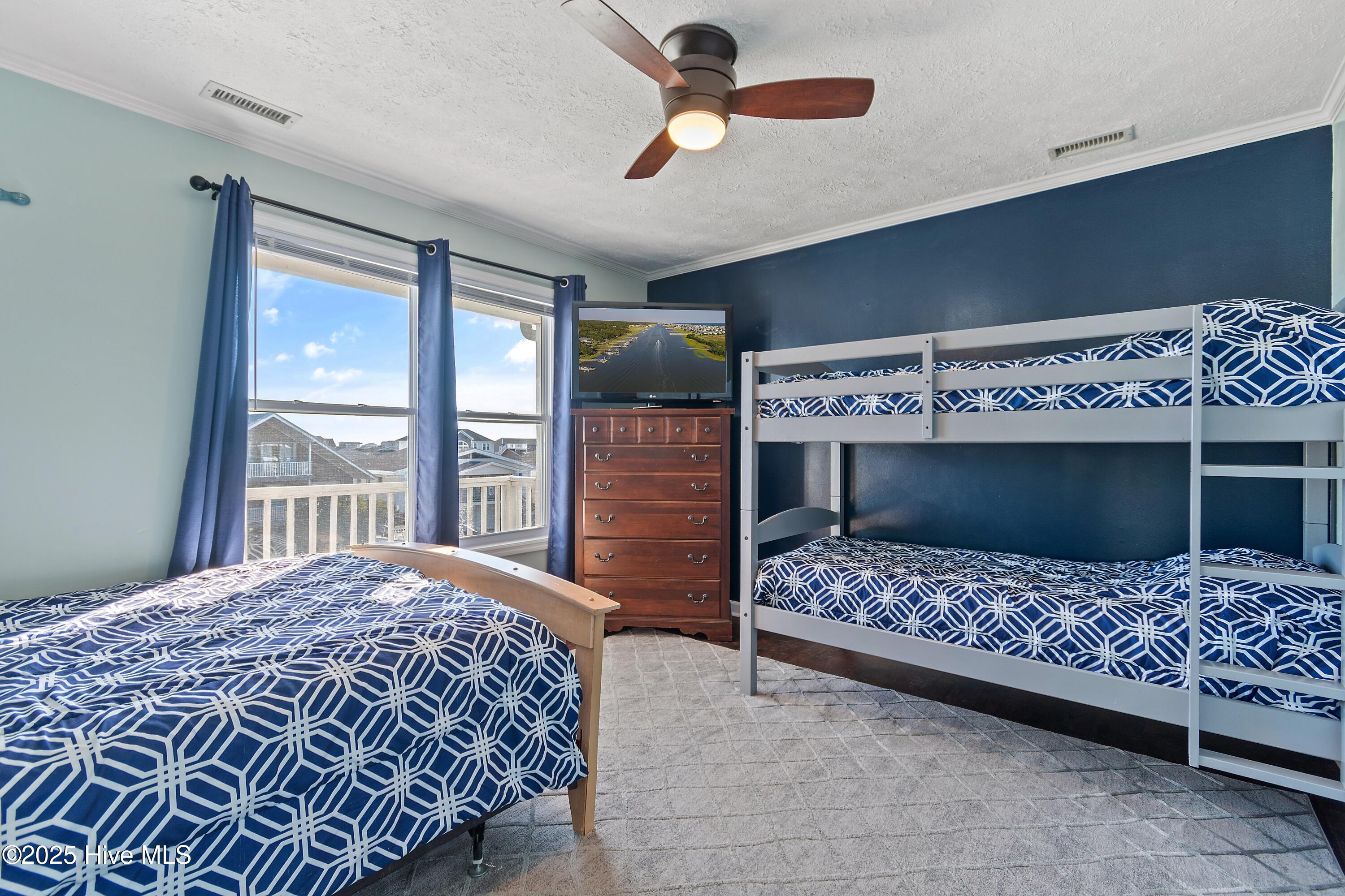 100542122 | Photo 42