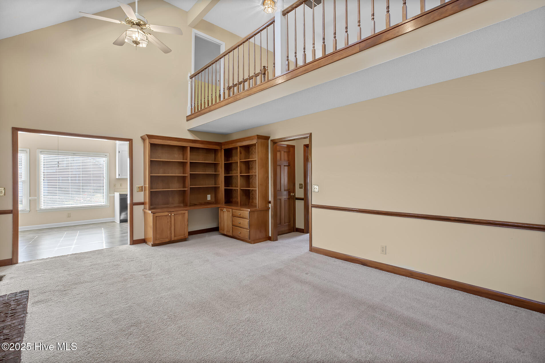 100541648 | Photo 17