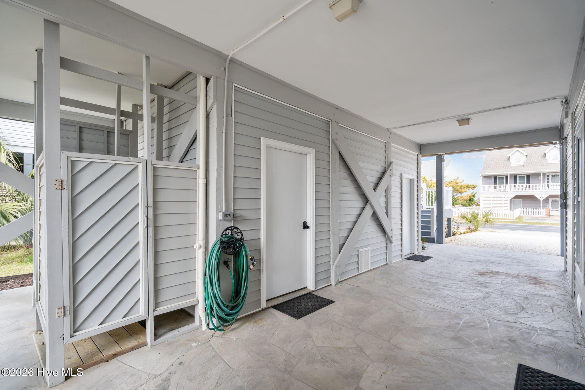 100562748 | Photo 71