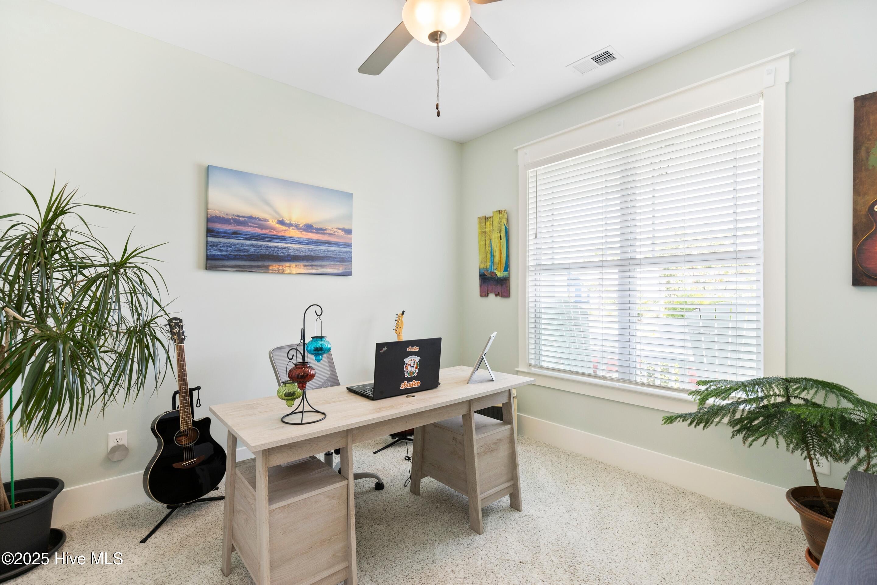 100530533 | Photo 25