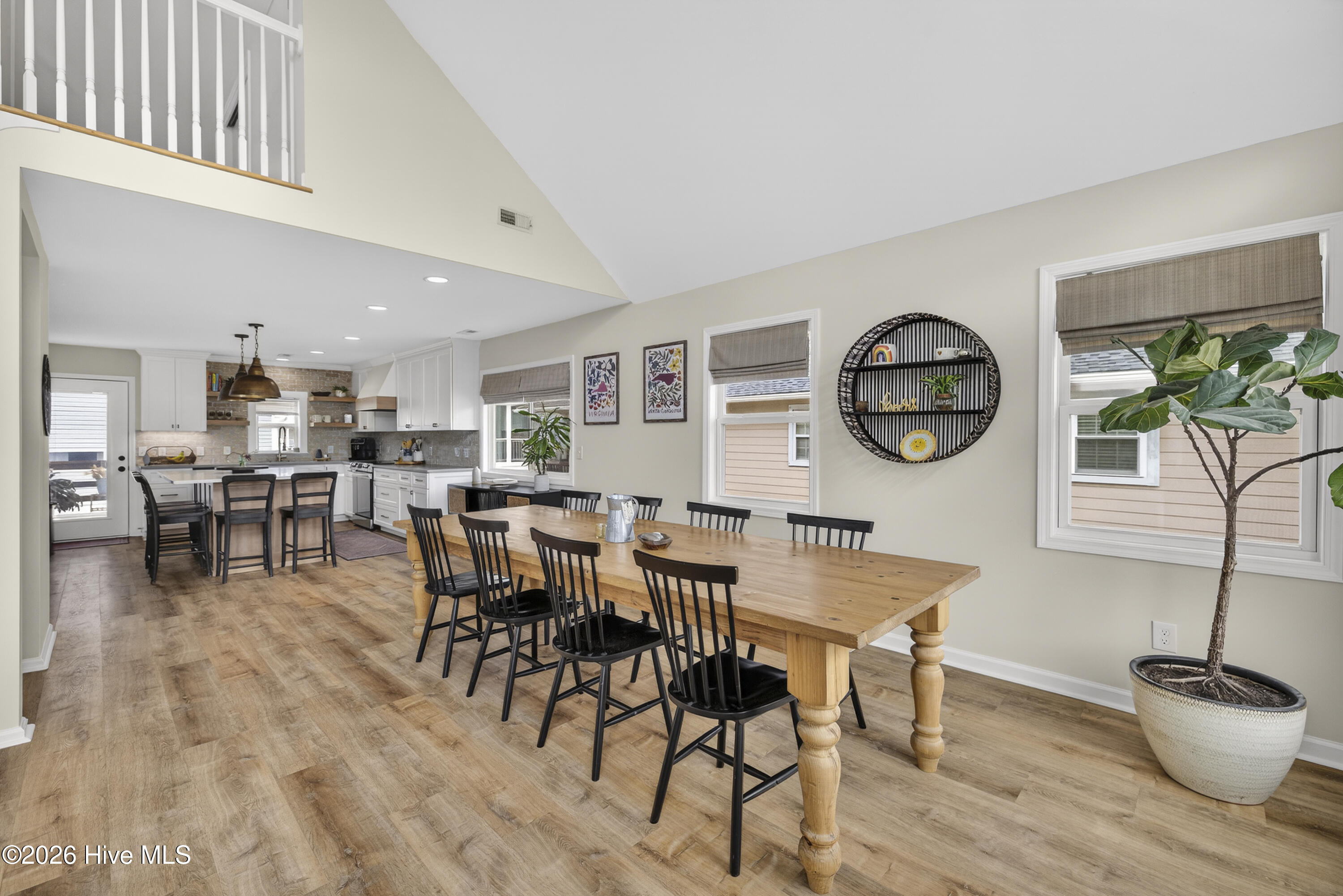 100562699 | Photo 10