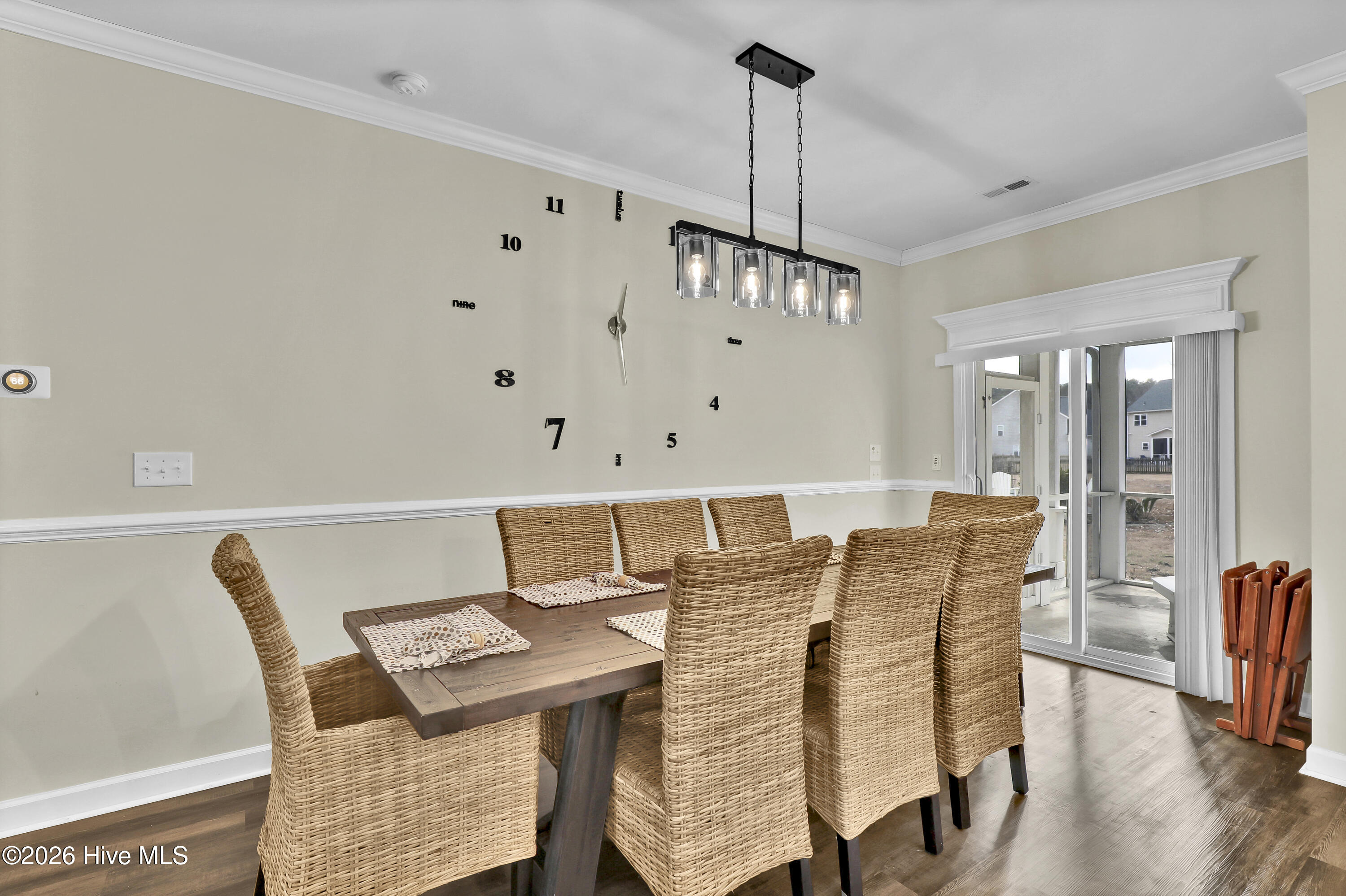 100548162 | Photo 12