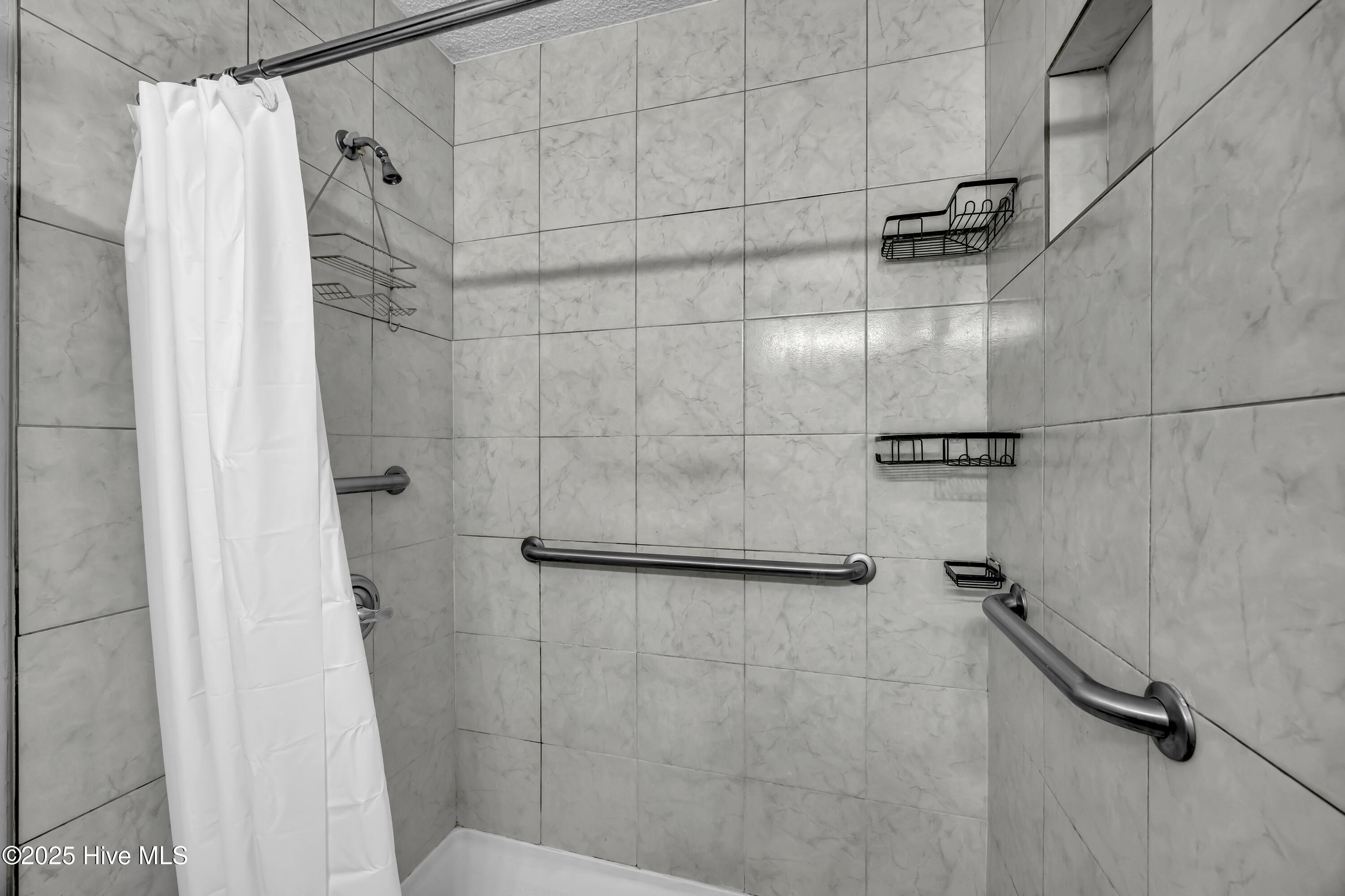 100525615 | Photo 29