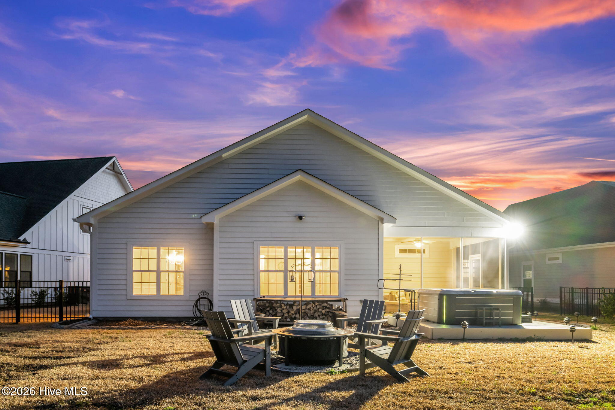 100557618 | Photo 30