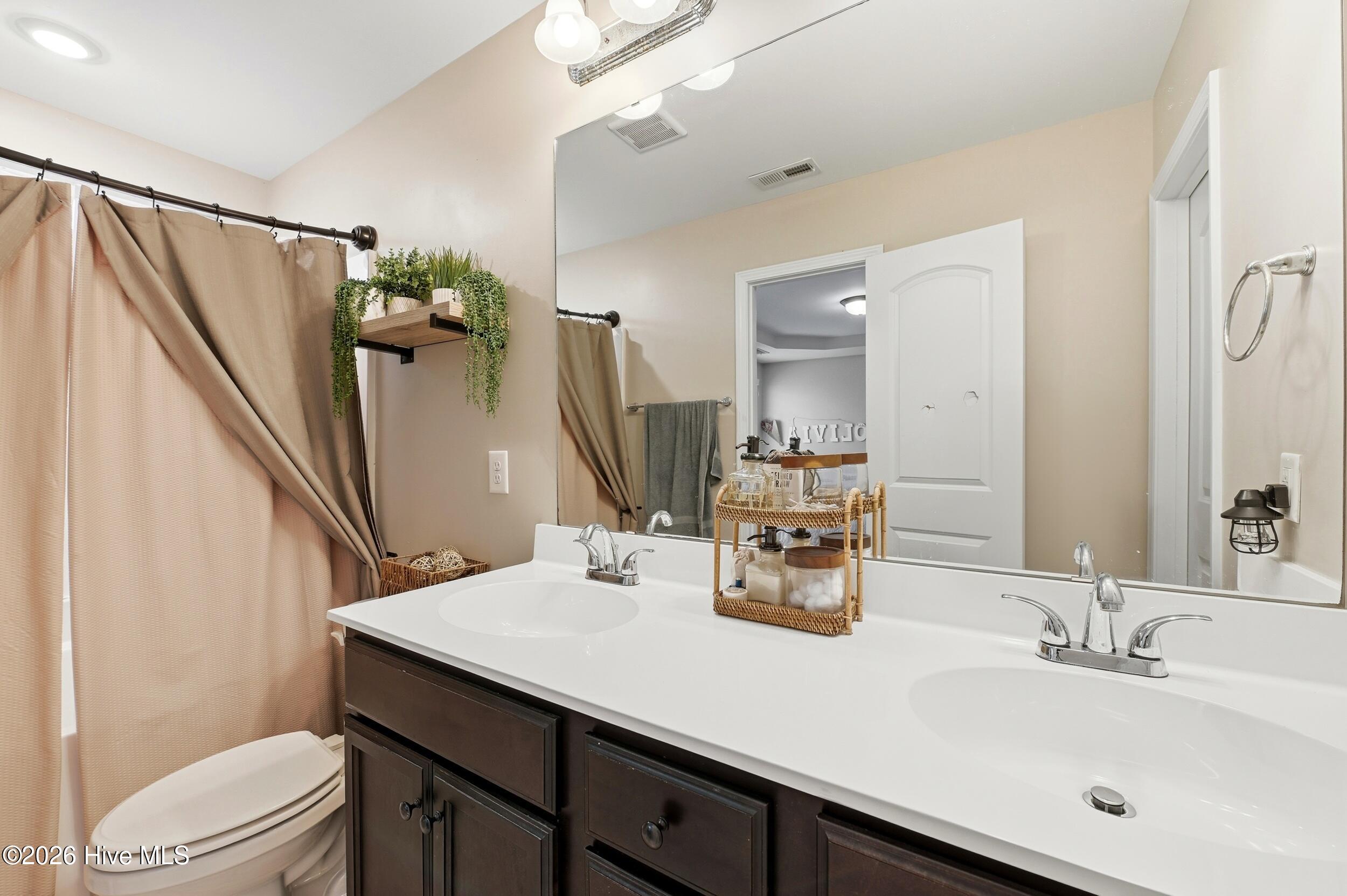 100553375 | Photo 16