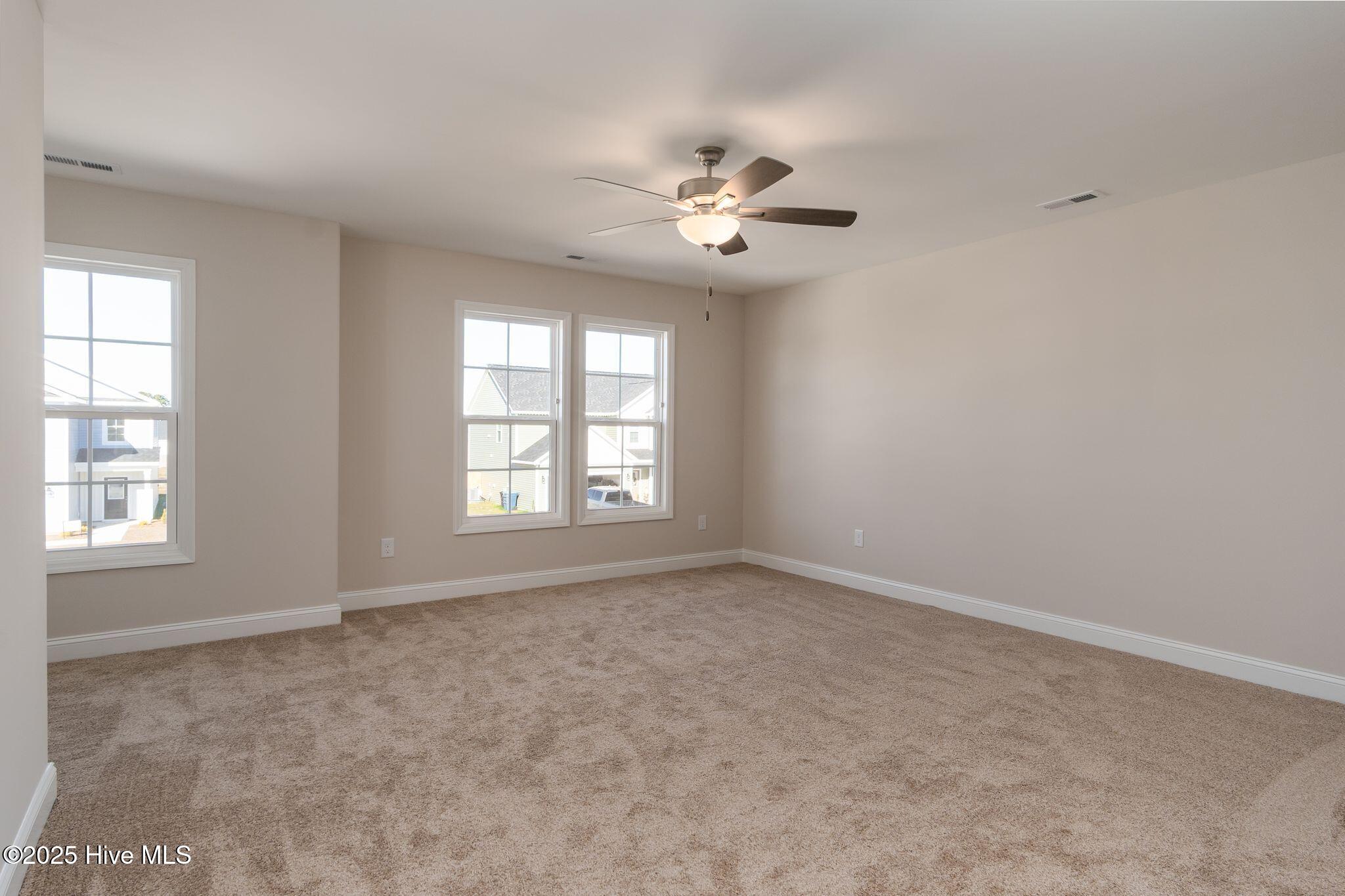 100531004 | Photo 30