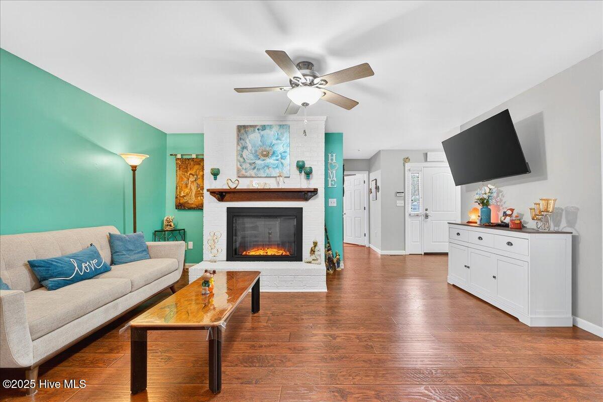 100535410 | Photo 15