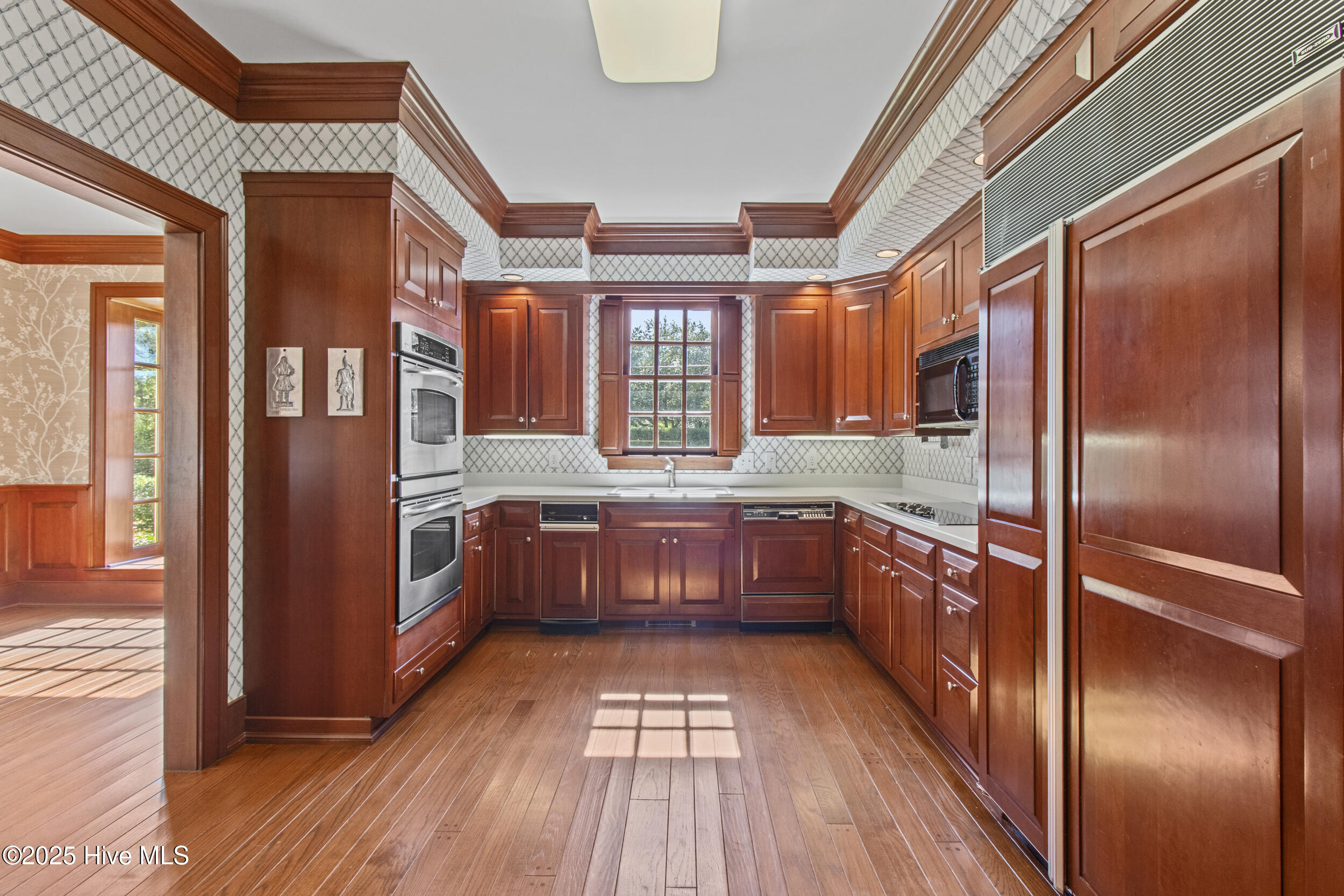 100537664 | Photo 18