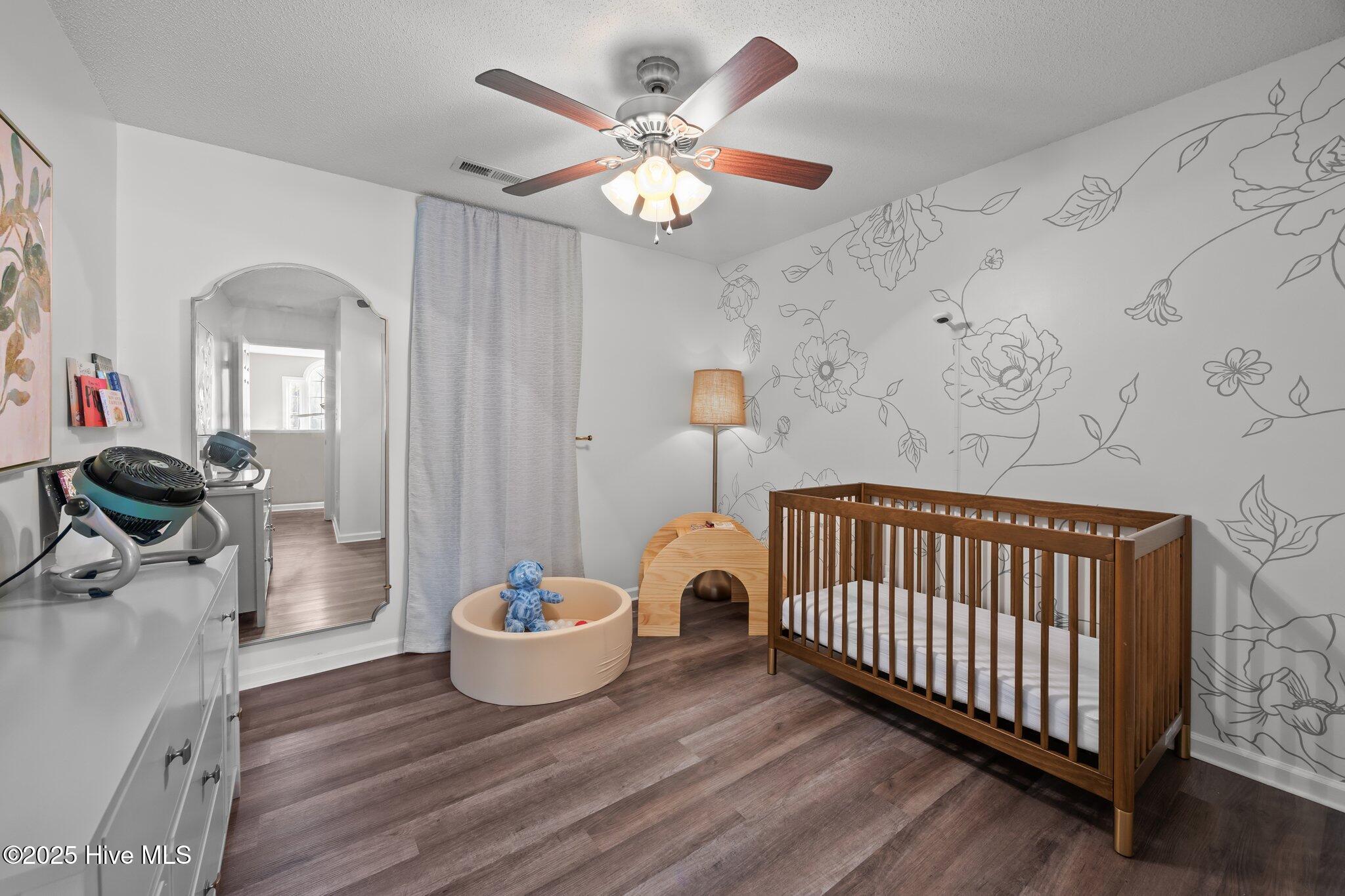 100567266 | Photo 24