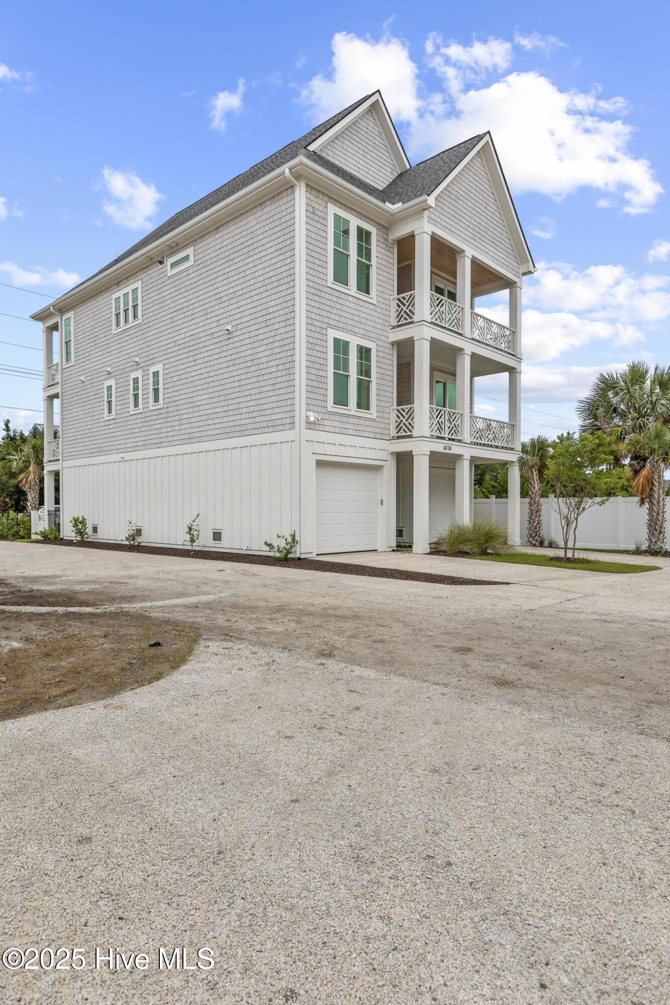 100565849 | Photo 80