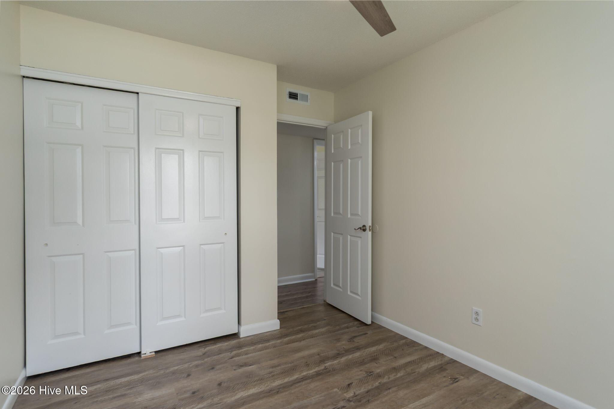 100568369 | Photo 38