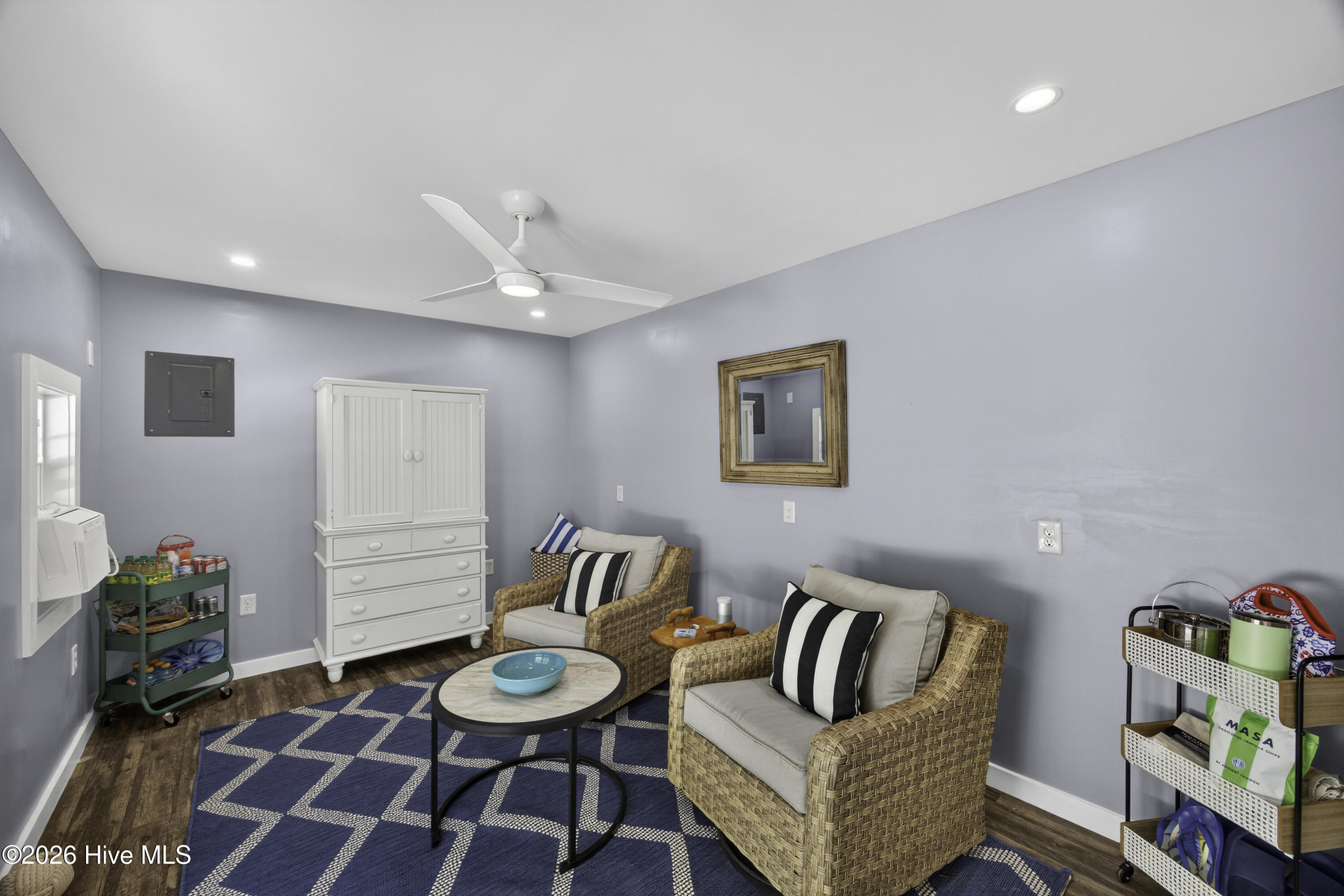 100564665 | Photo 48